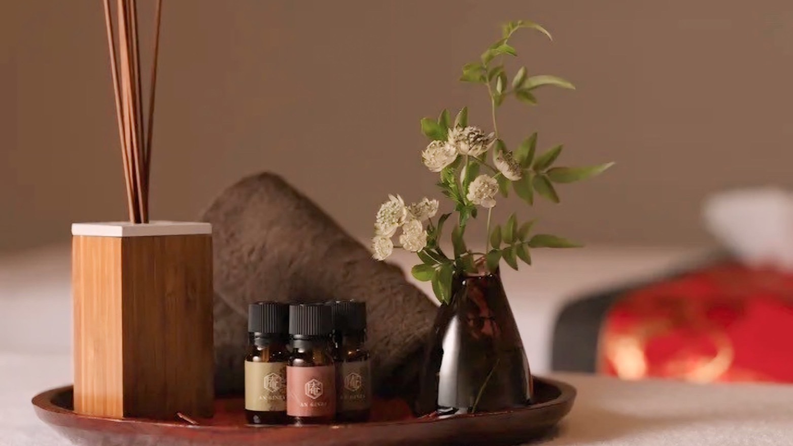 【LA VILLA SPA】⽇本の植物が持つ⾃然治癒⼒を⽣かした⾹りの&rdquo;庵スパオリジナル精油&rdquo;で施術