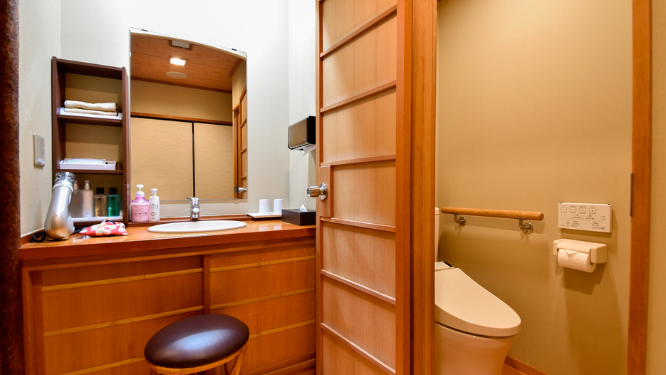 【別館和室 浴室無 トイレ洗面付】トイレは全室洗浄機能付でございます。お風呂は大浴場のご案内です