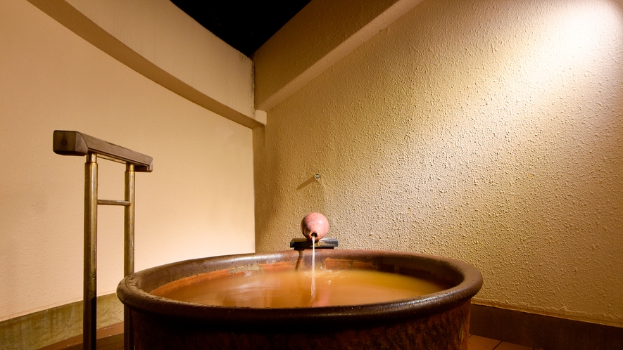 【別館-貸切露天風呂】瓢箪からは、有馬の名湯金泉※内湯は六甲のお水の沸かし湯です