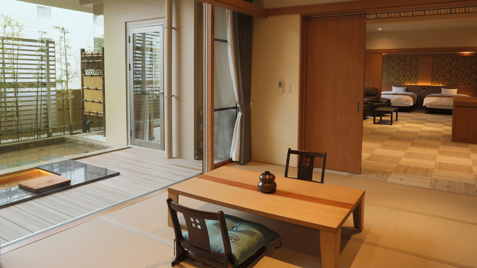 【別館1F貸切特別室「太閤」140平米】お部屋全景　和室からベッドルームまで