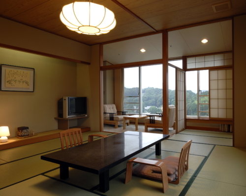 [Japanese-style room 12.5 tatami mats + twin] With bath and toilet-Special room on the top floor-