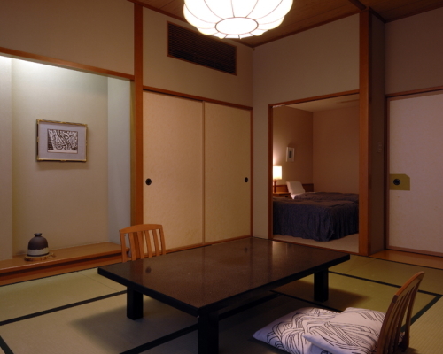 [Japanese-style room 10 tatami mats + twin] With bath and toilet-50 square meters with plenty of space-