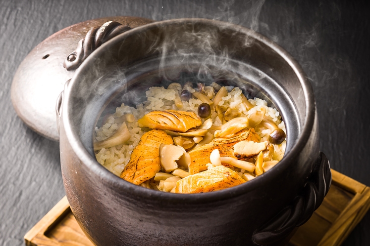 秋の味覚　土鍋ご飯
