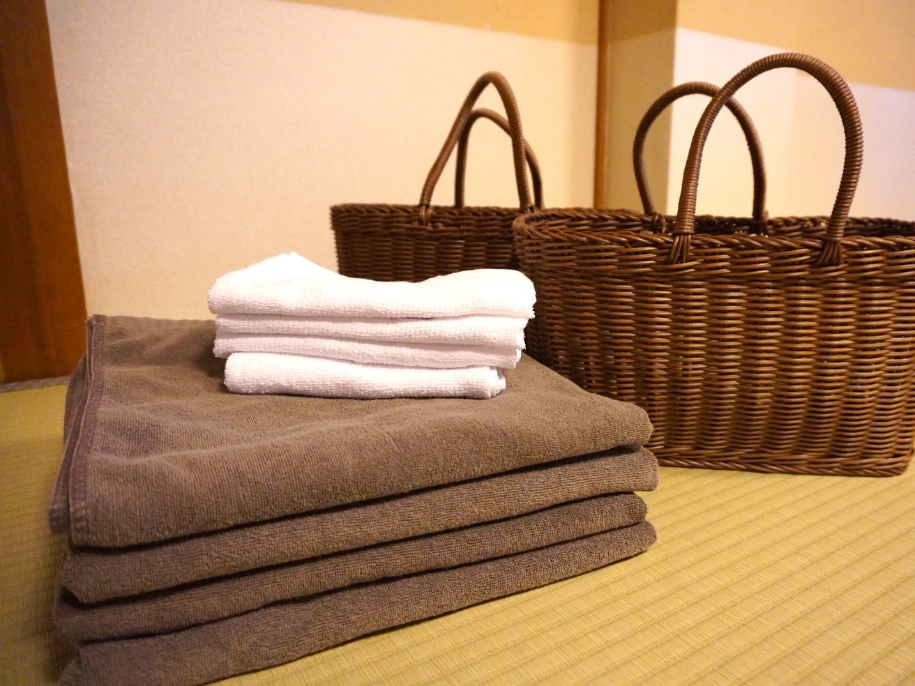 観月亭・セミスイートでは、タオルをお一人様につき2枚ずつご用意しております。