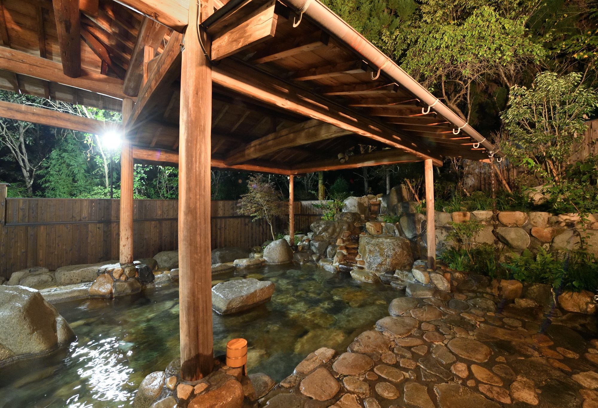 庭園露天風呂：しらさぎの湯