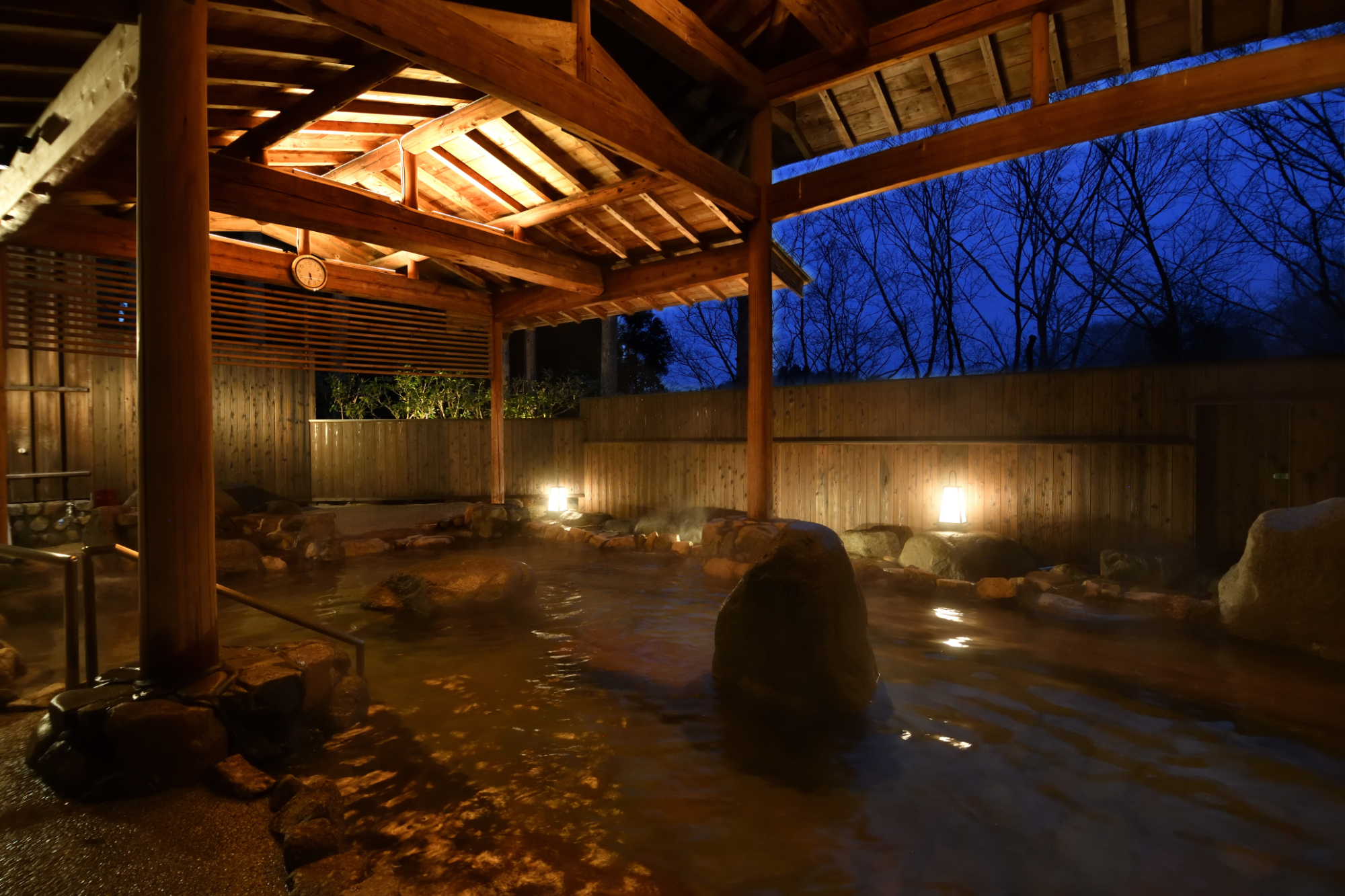 ■□庭園露天風呂「ほたるの湯（男湯）」□■