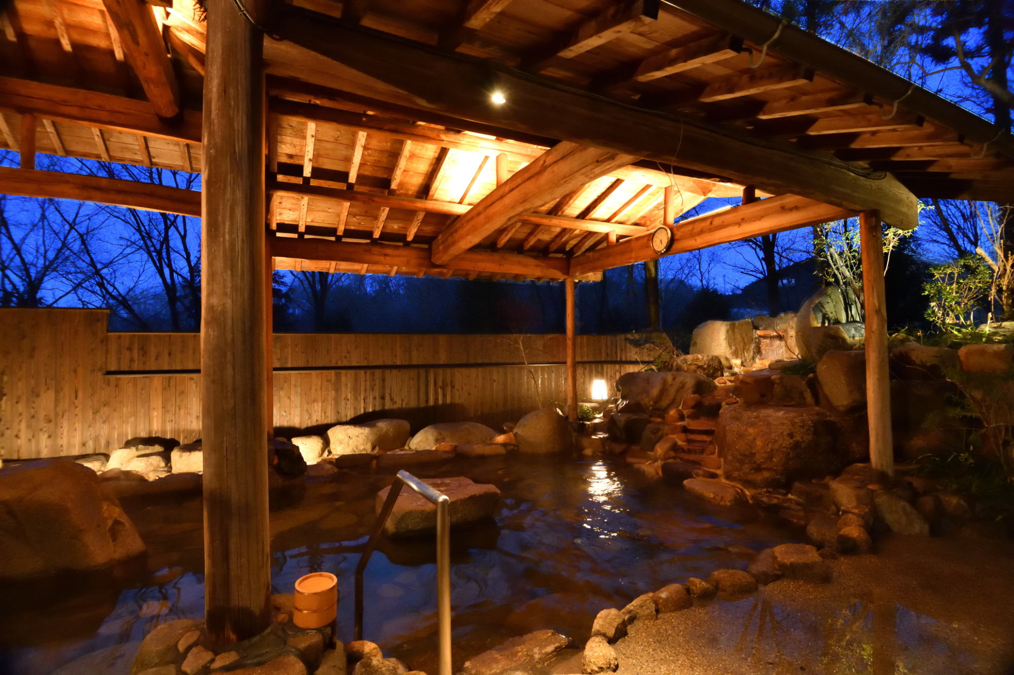 ■□庭園露天風呂「しらさぎの湯（女湯）」□■