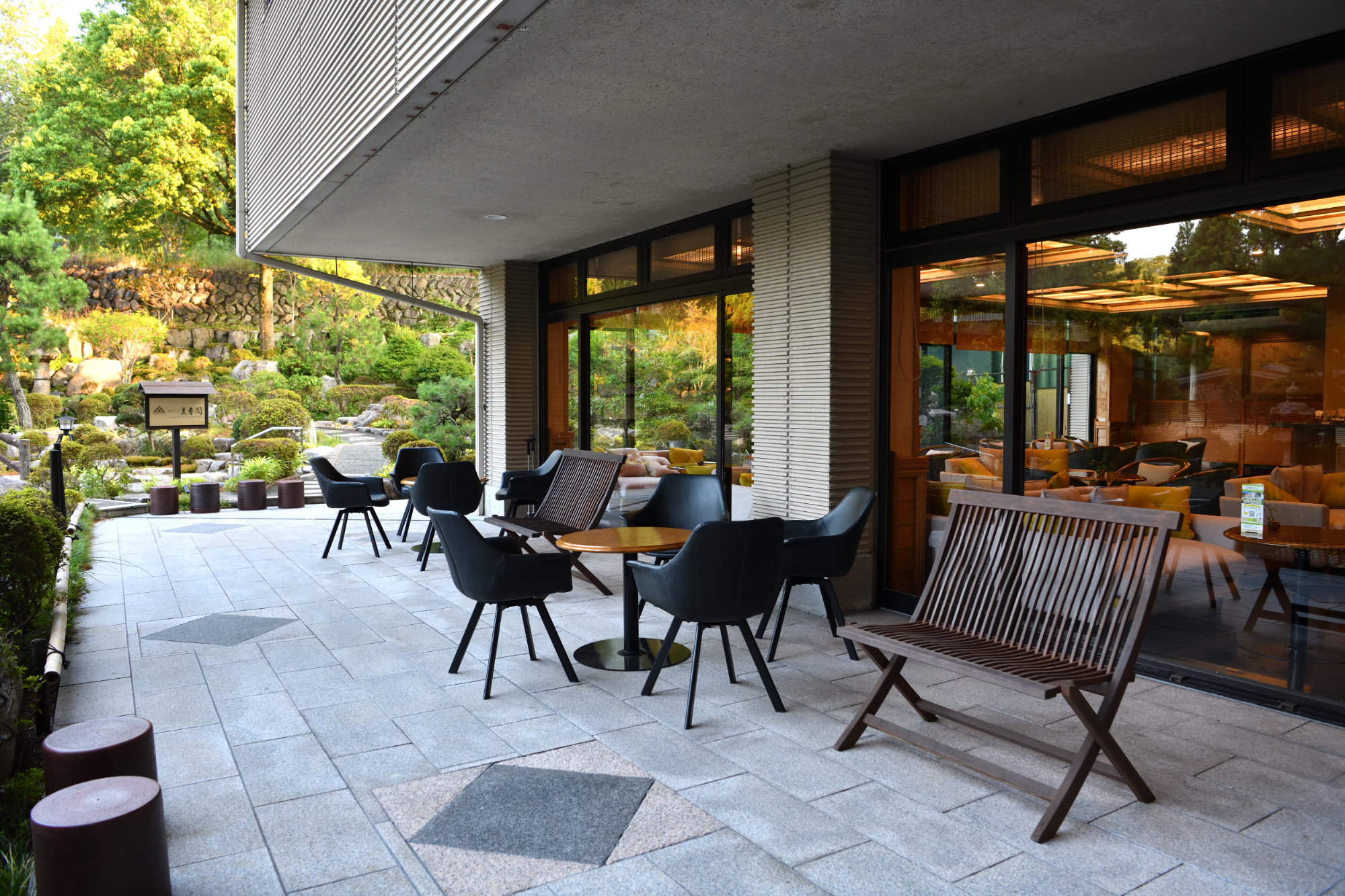 ホテル湯の杜ロビーから日本底辺へ…