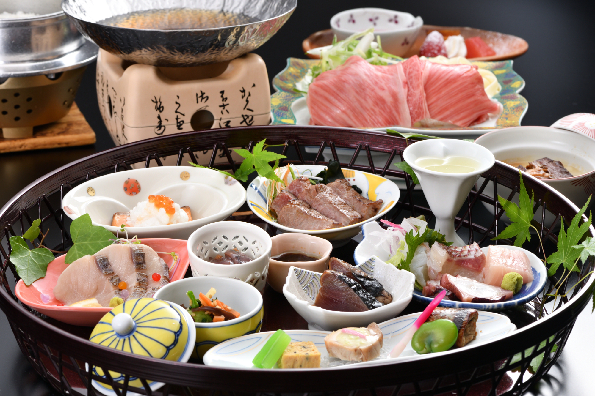 お部屋食プラン：めぐみ花籠会席イメージ