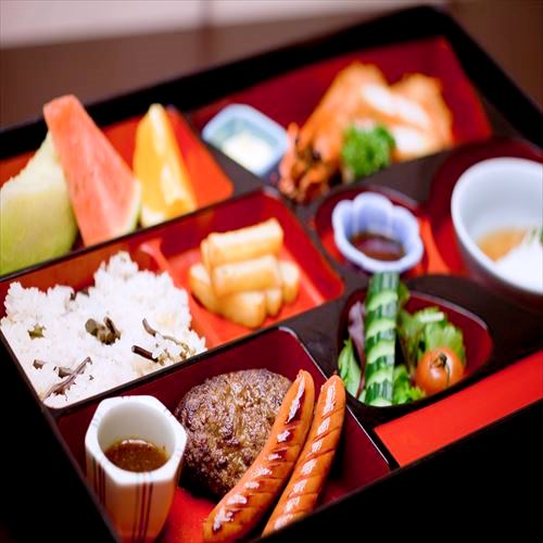 《お子様料理 一例》 特製ランチプレート