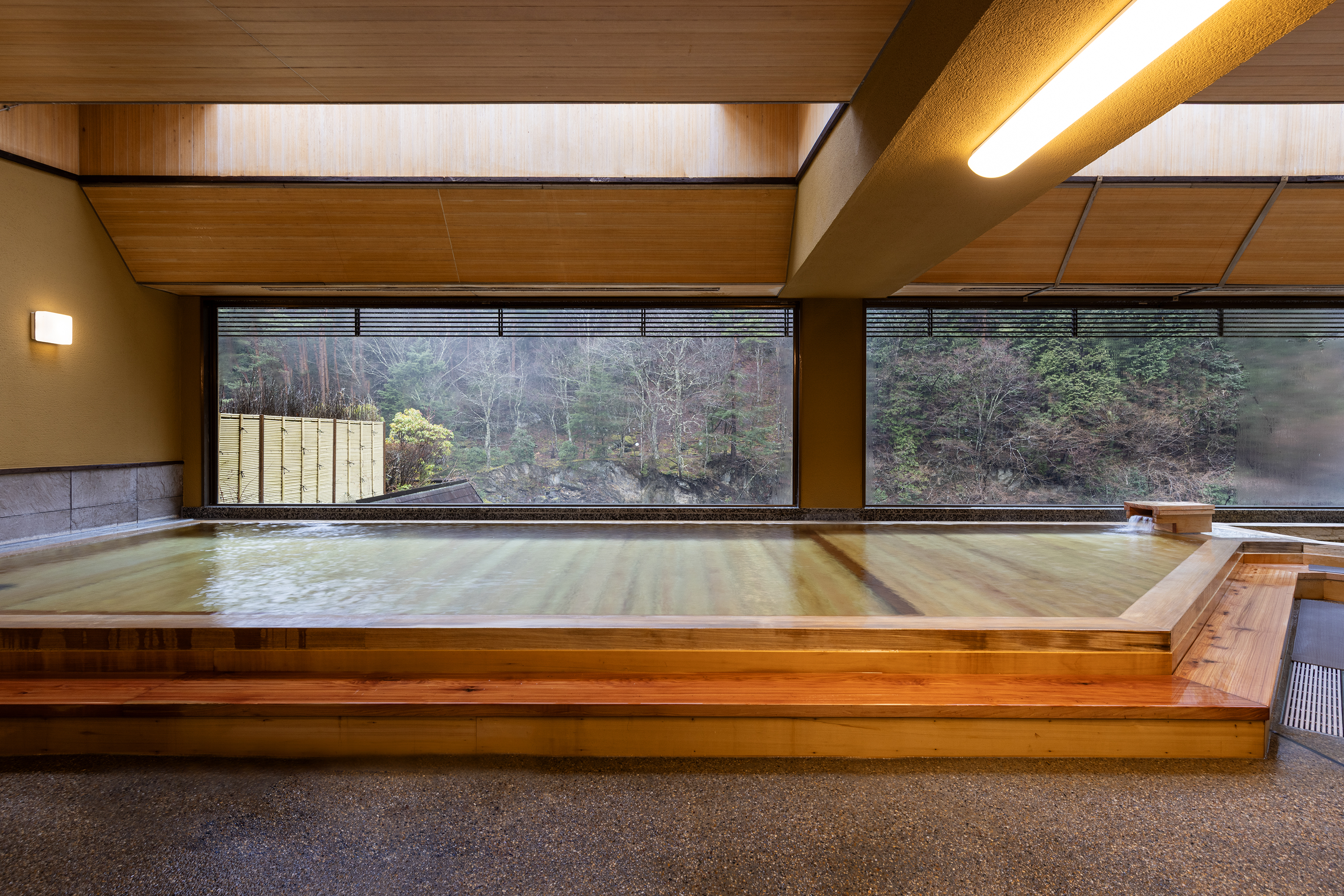 展望風呂　桧香の湯
