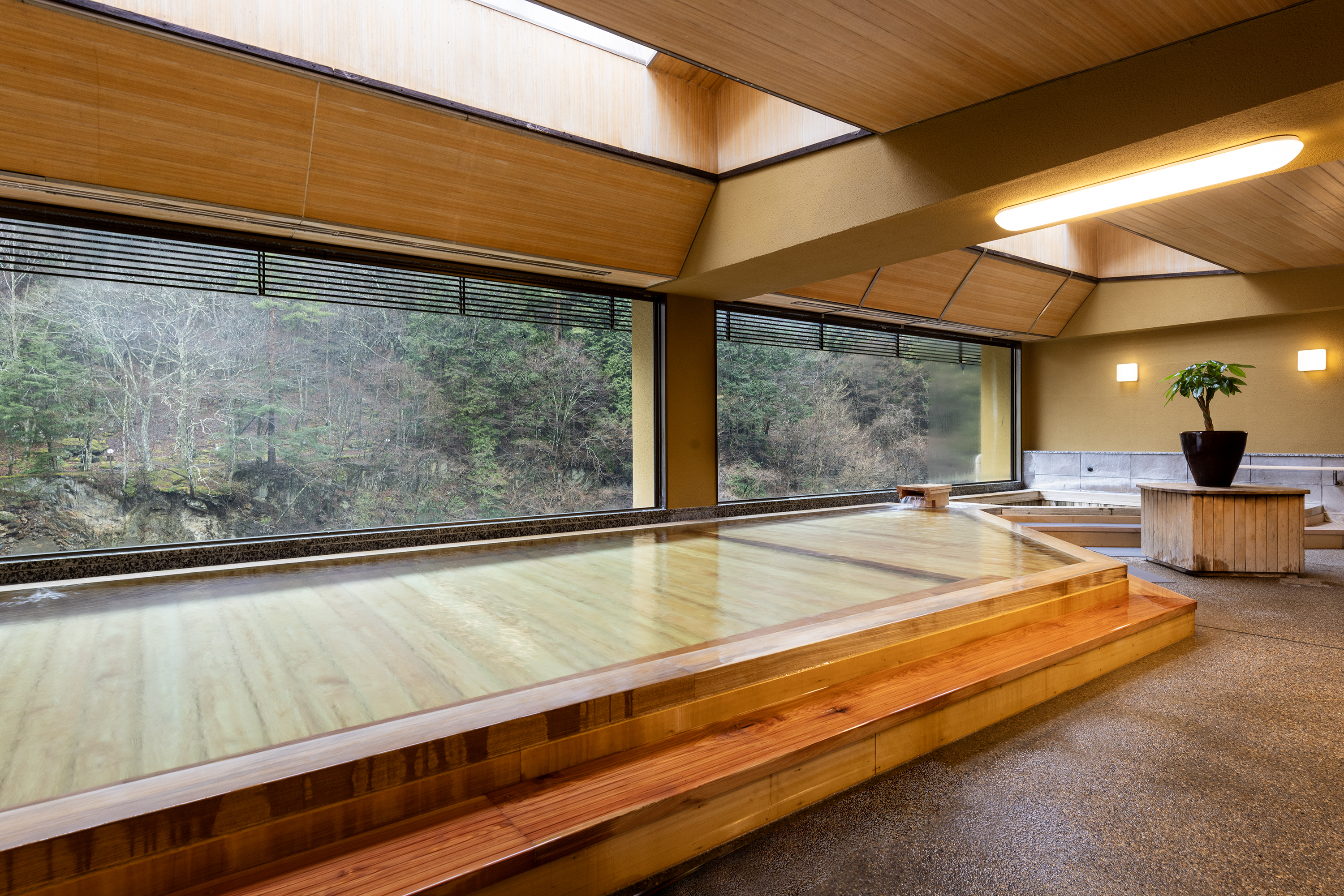 展望風呂　桧香の湯