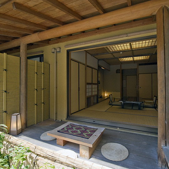 数寄屋造 月見台付客室