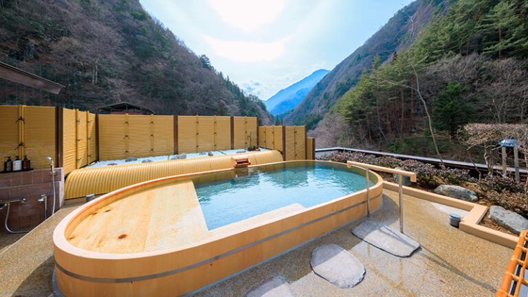 2026年春リニューアルオープン 長らく愛されている桶風呂を新装、サウナを充実させ、水風呂を新たに設置いたしました。