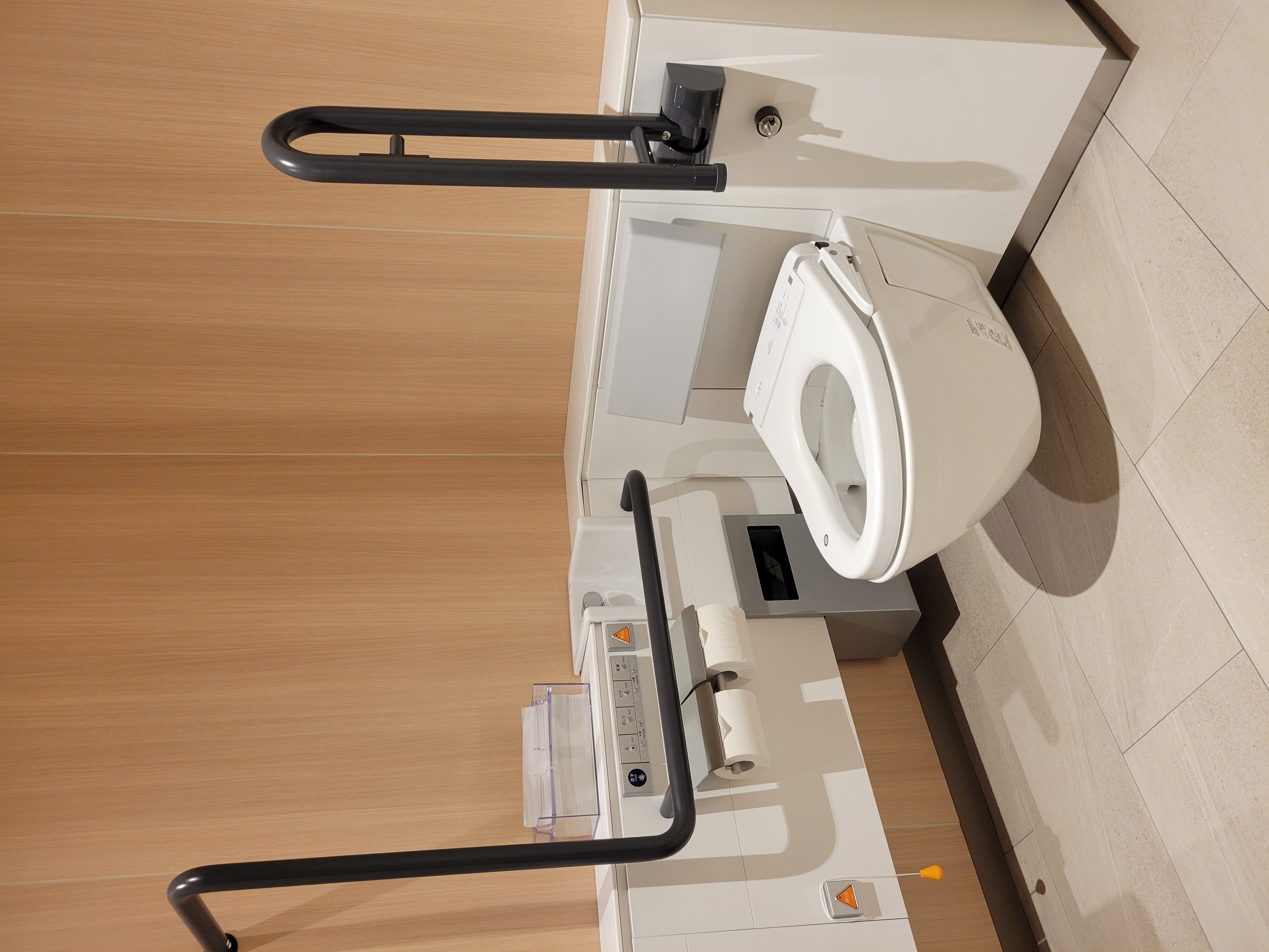 2F　バリアフリートイレ