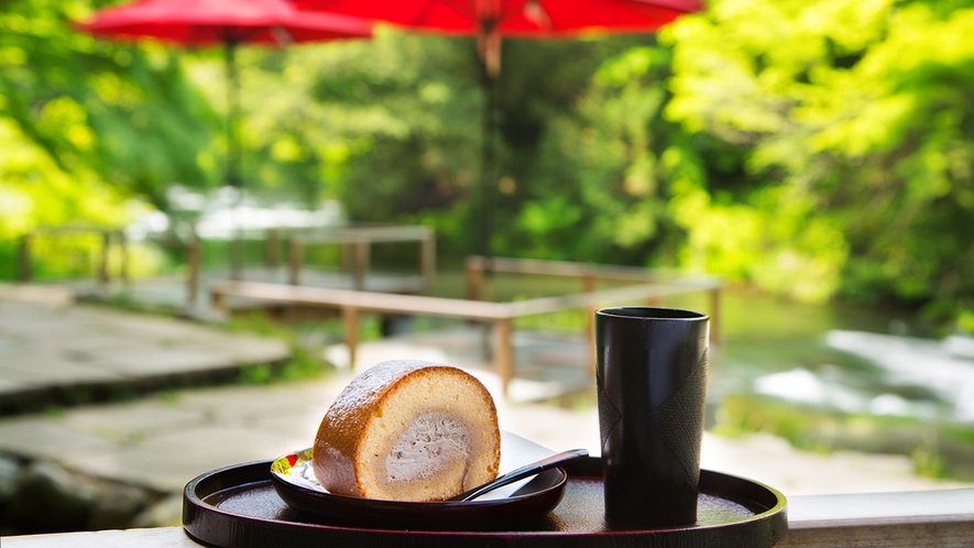 鶴仙渓　川床　道場スイーツ（川床ロール）イメージ