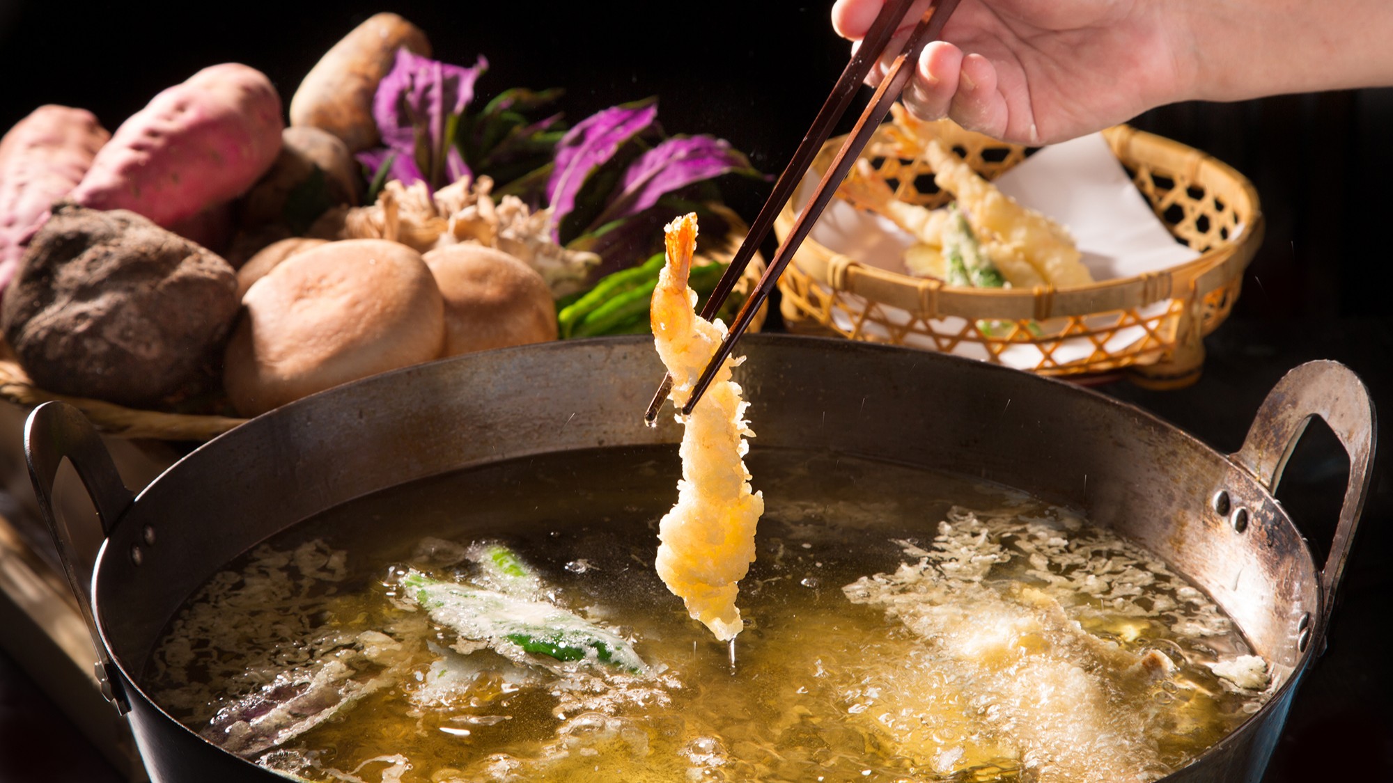 熱々の揚げたて天婦羅をお楽しみください。