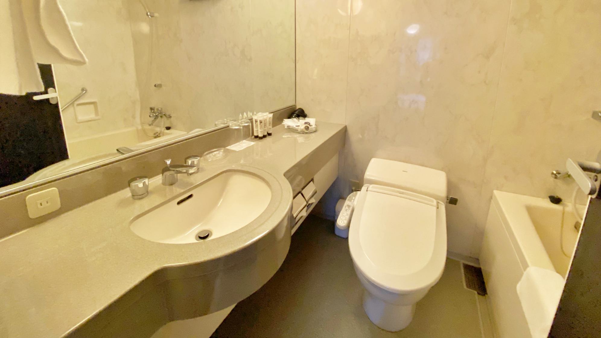 スタンダードツインルーム(23㎡) 　トイレ＆バス