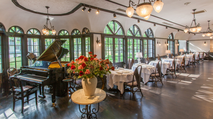 【オーベルジュで記念日】シャンパン＆お花のプレゼント！大切な方との素敵な時間を〜【家族・カップル】 