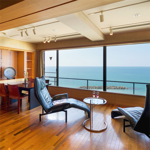 Kamar khusus dengan udara terbuka [Suite bergaya Jepang] "Living & Dining"