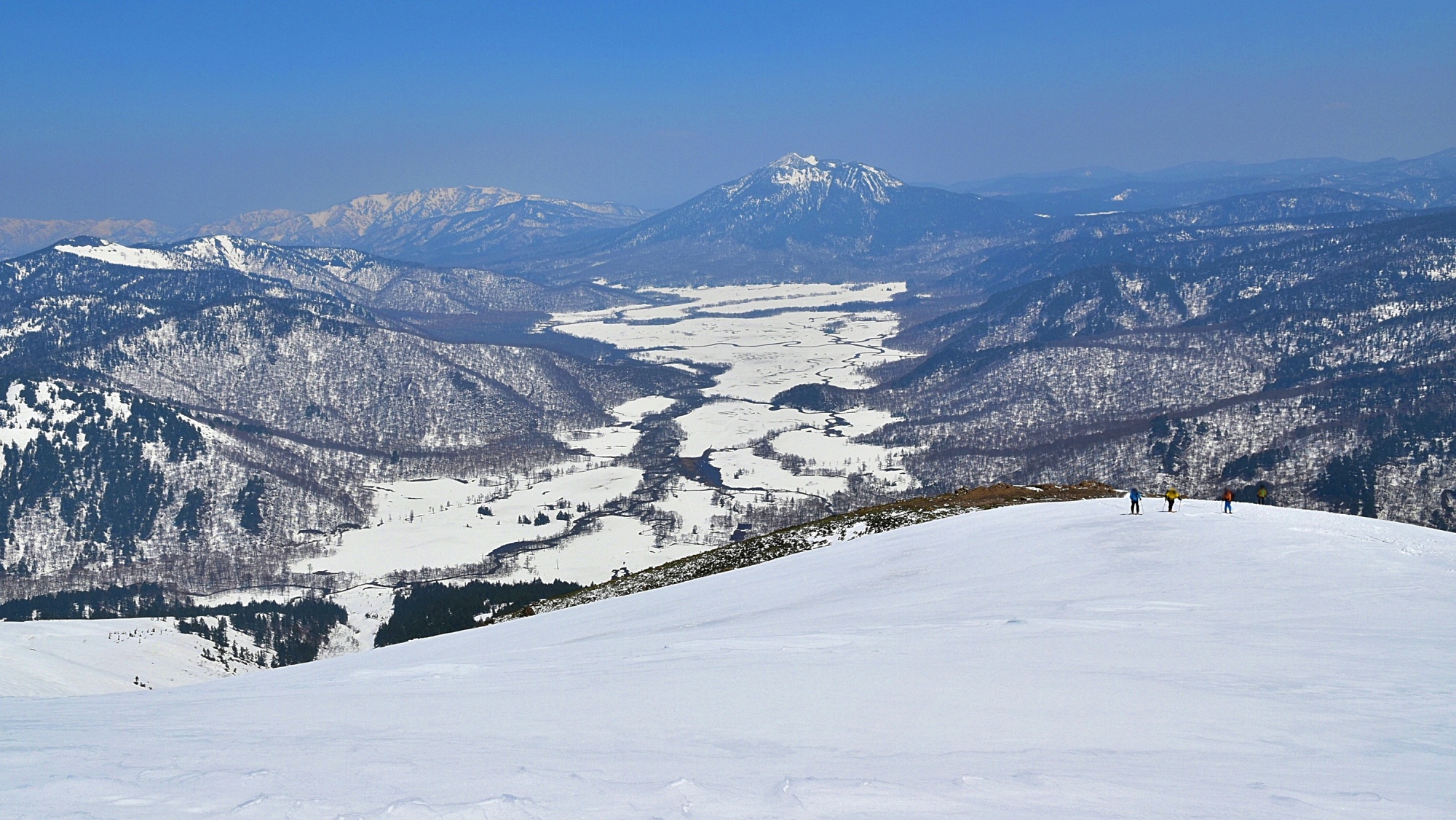 バックカントリー　至仏山から眺める尾瀬ヶ原