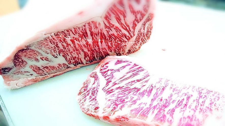 *岩手県藤沢産牛ステーキコース　しっかりと刺しの入ったジューシーな牛肉です。