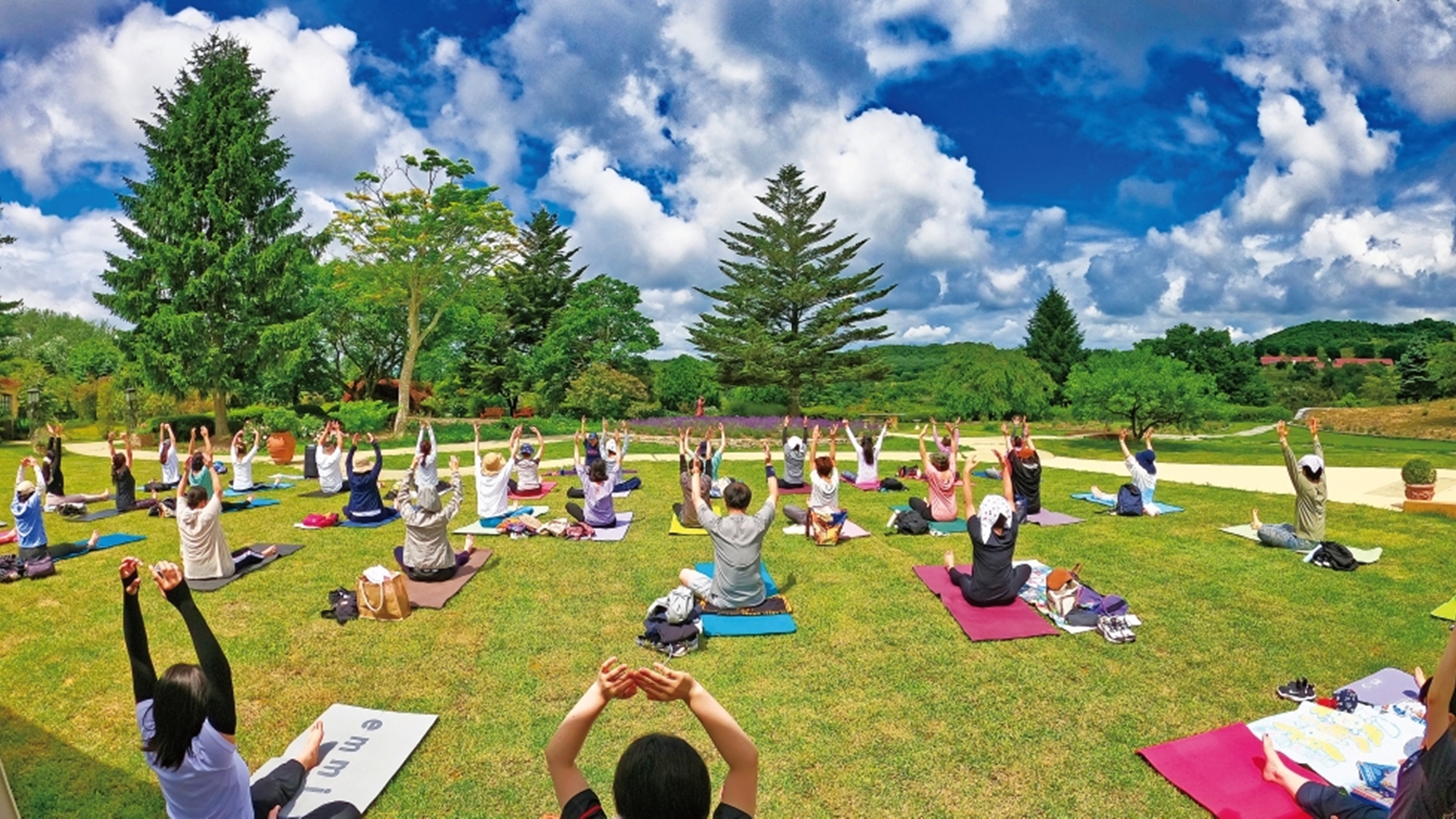 *Ark館ヶ森/ラベンダー畑の近くでヨガ体験