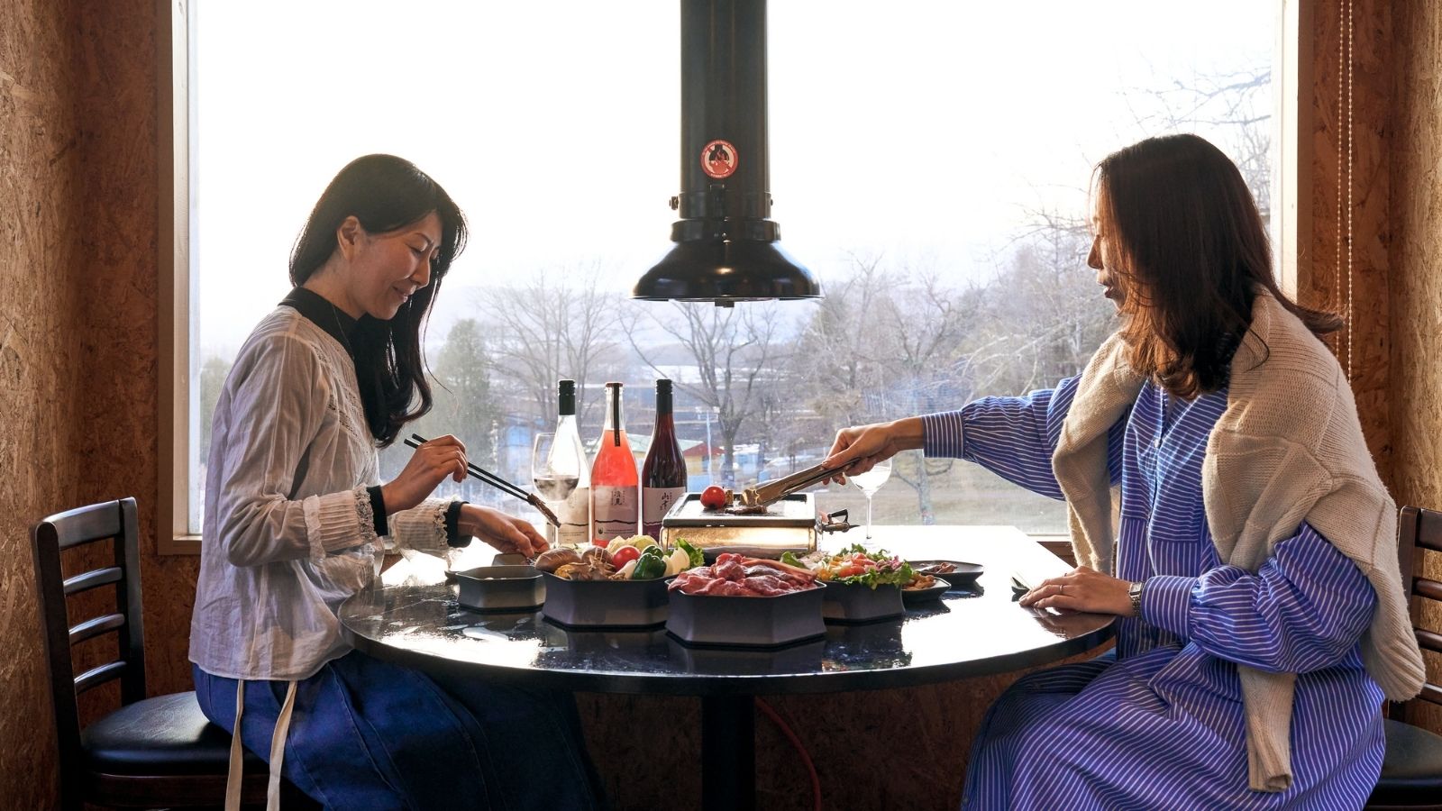 ガゼボでのお食事風景