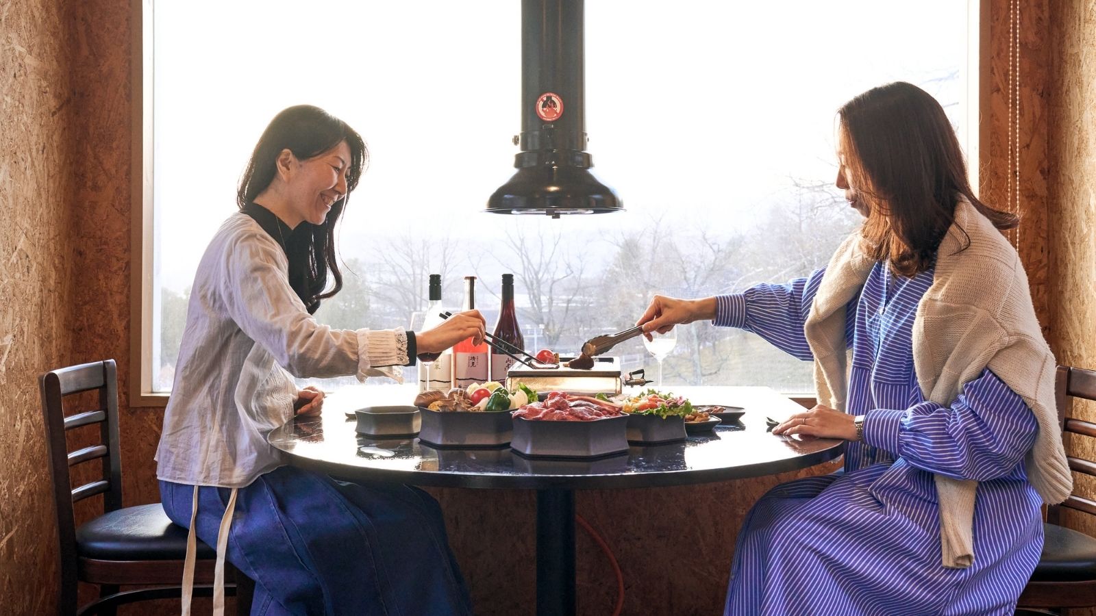 ガゼボでのお食事風景