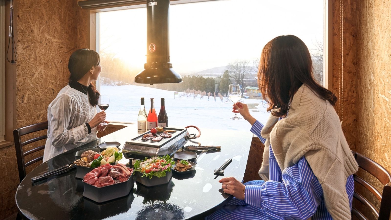 ガゼボでのお食事風景