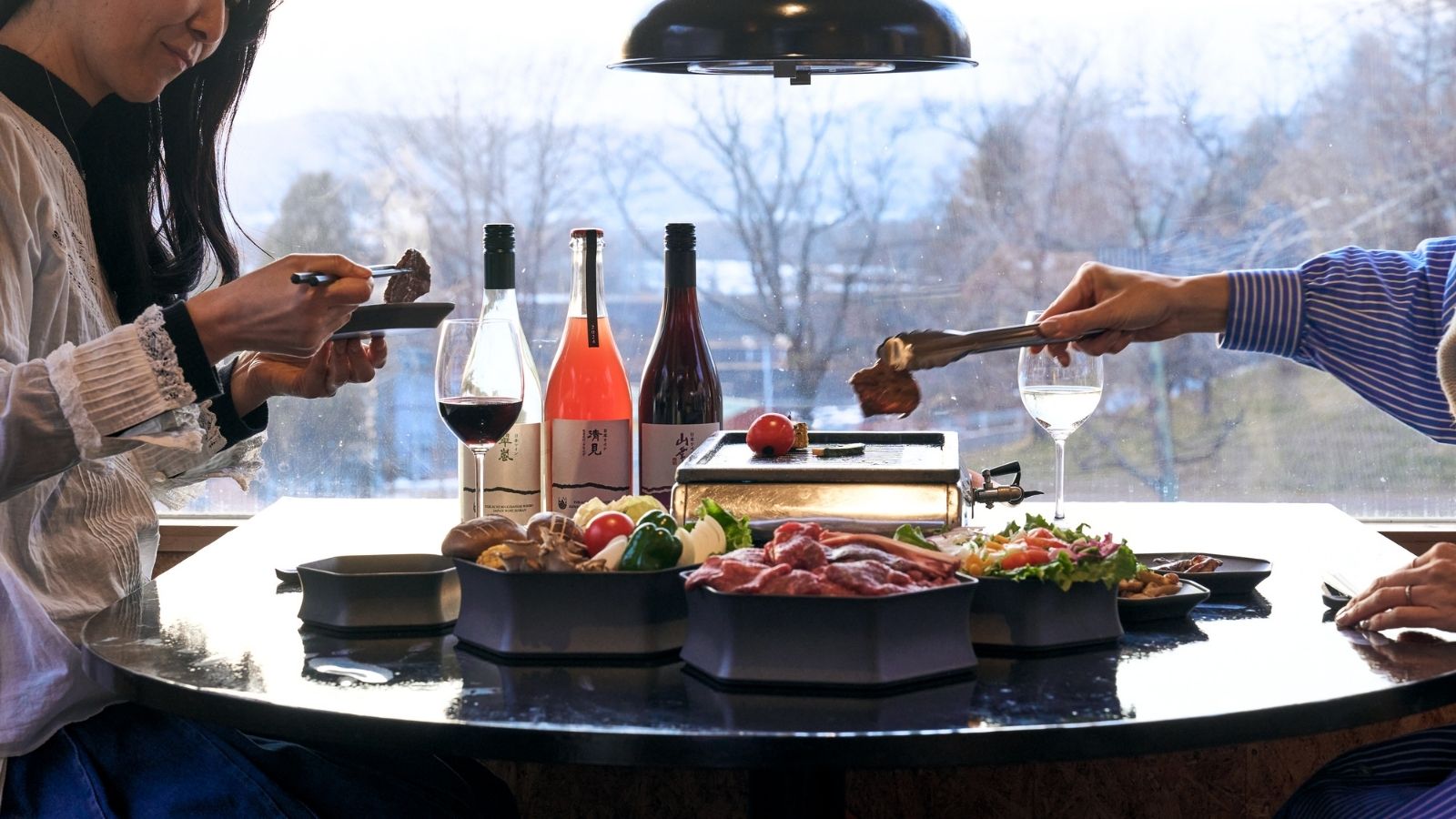 ガゼボでのお食事風景