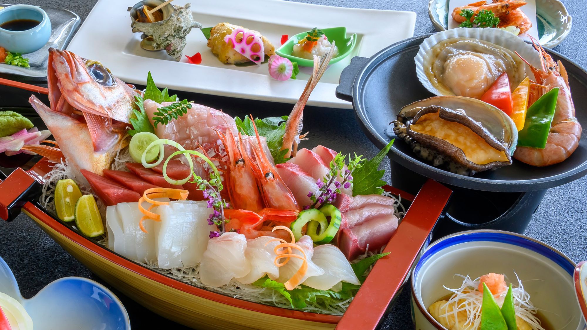 【人気プランが復刻＜夏の潮風会席＞】定番の浜焼きに豪華な造り盛り！白米釜飯を海鮮丼やお茶漬けに！