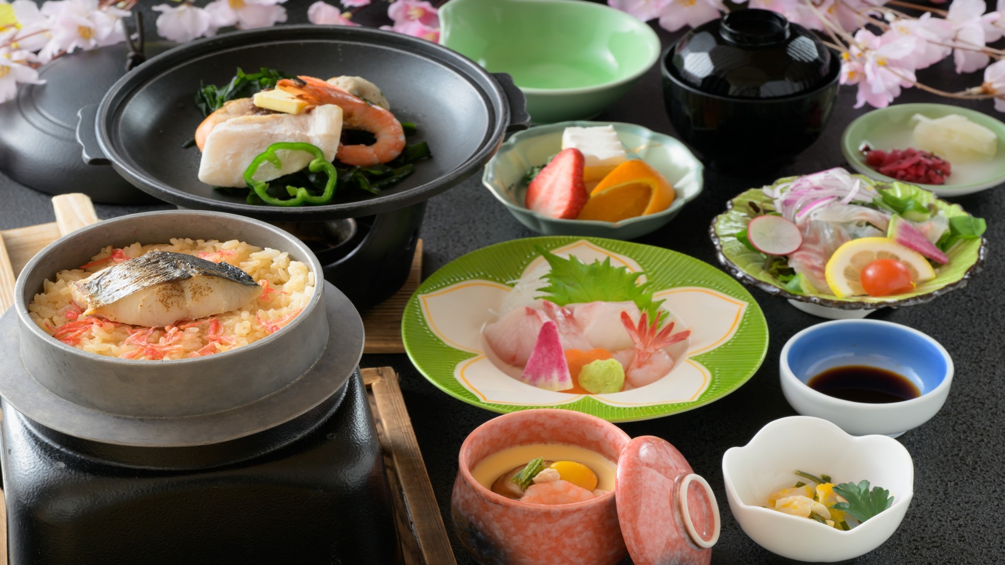 【はるかぜ御膳〇日帰り】新鮮お造りに鰆と桜海老釜飯♪春の旬満載〇源泉かけ流し温泉と海の幸を満喫♪