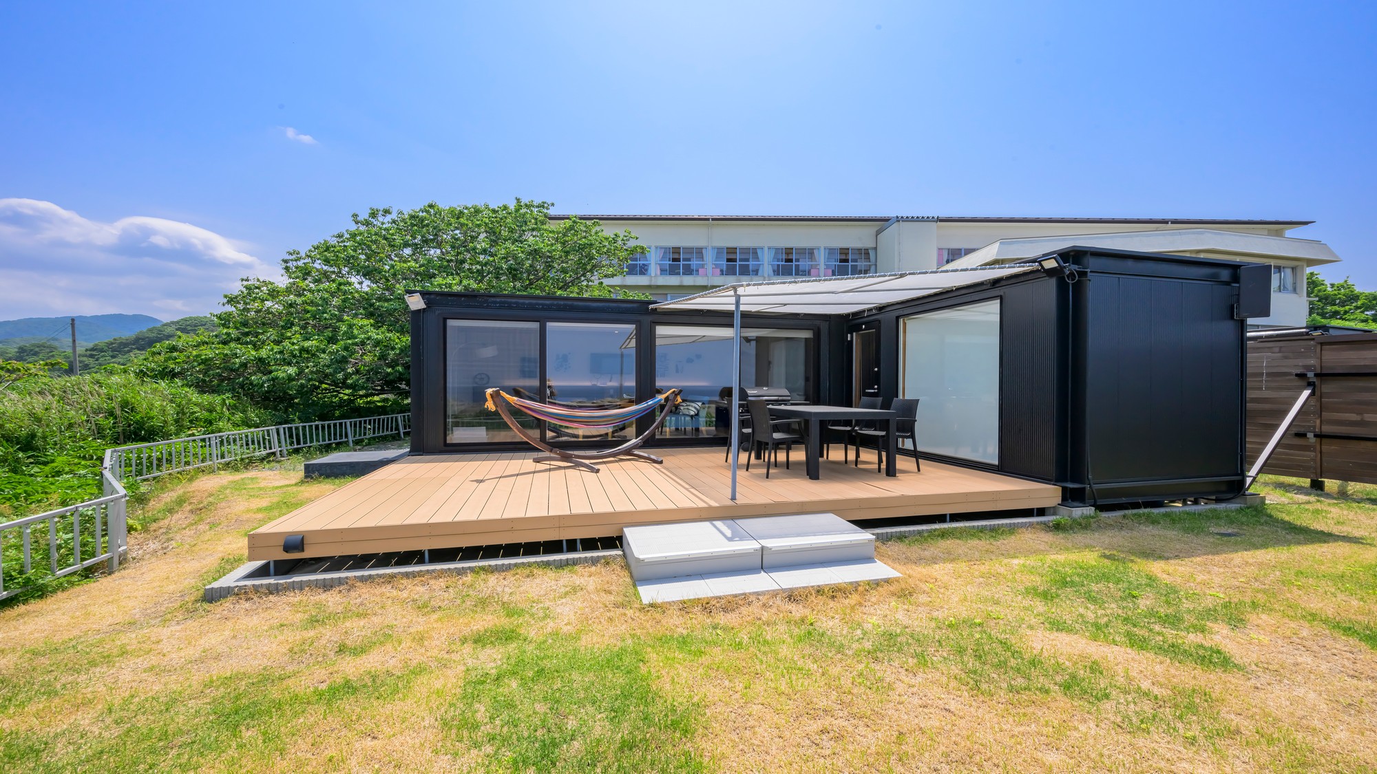 鷹巣荘別館海のHANAREにて販売しています。