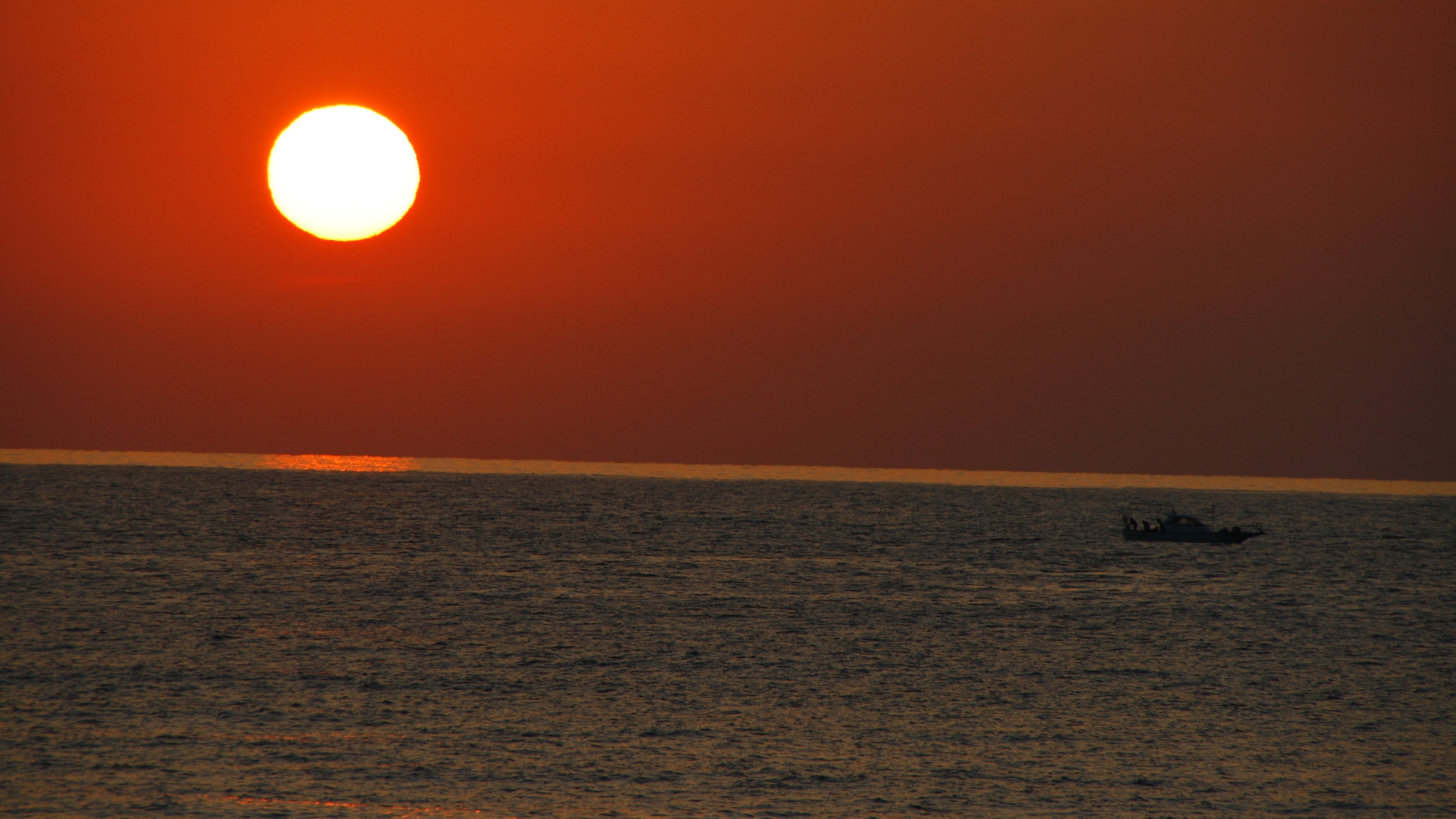 お天気が良ければ美しい夕陽を眺めることができます