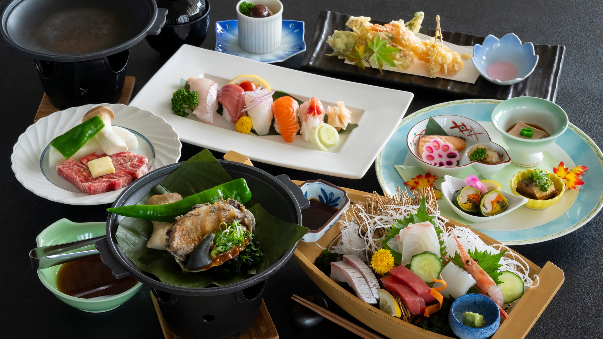 今年の秋色会席は鮮魚を寿司と舟盛り、あわびをほう葉味噌で姿焼きに。