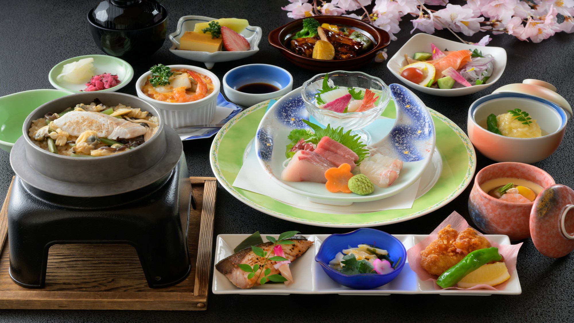 春の旬を取り入れた海山の幸満載、福井の春の味覚をどうぞお楽しみください。