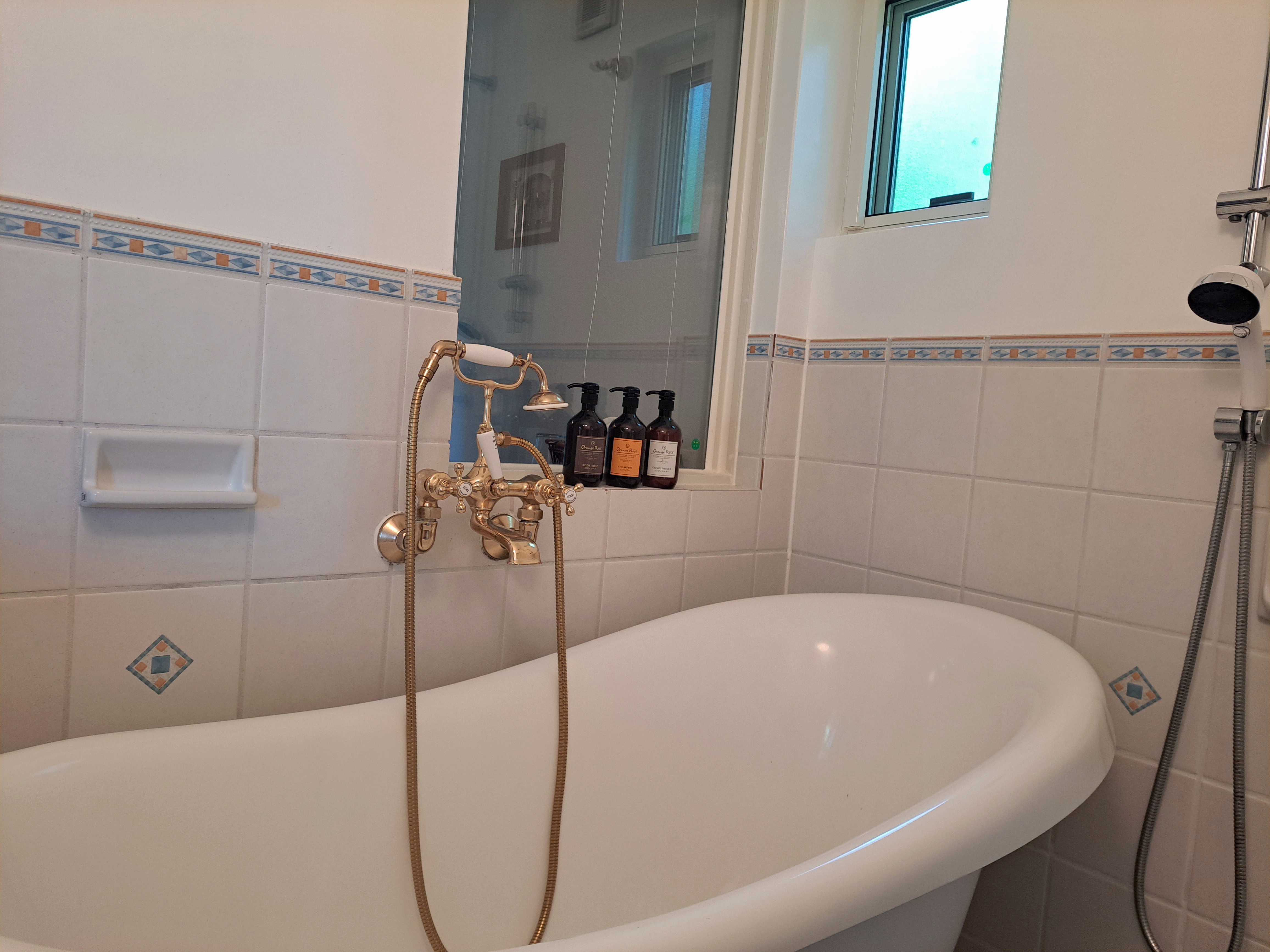 デラックスルーム（103）の内湯