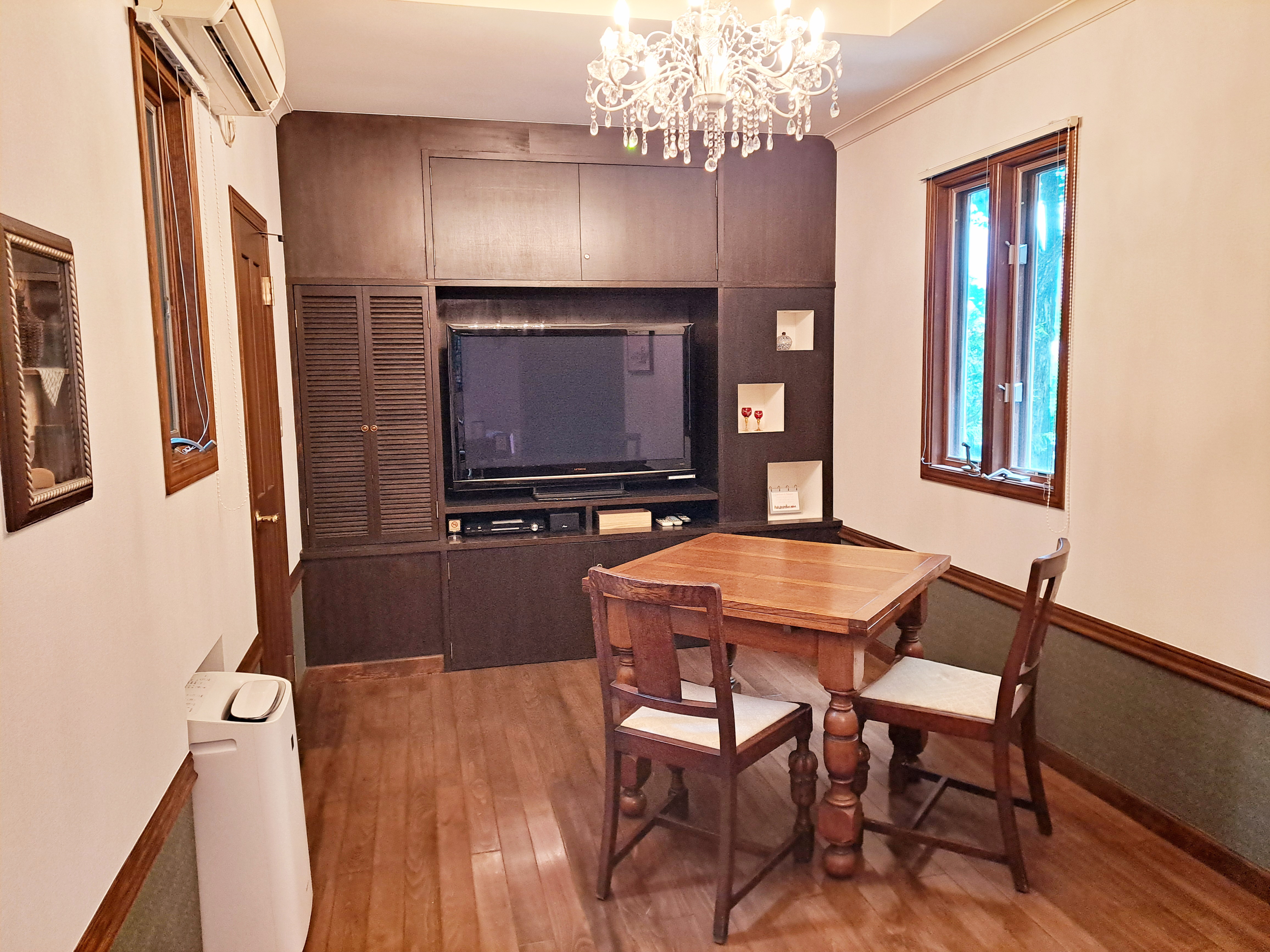 デラックスルーム（101）のリビング