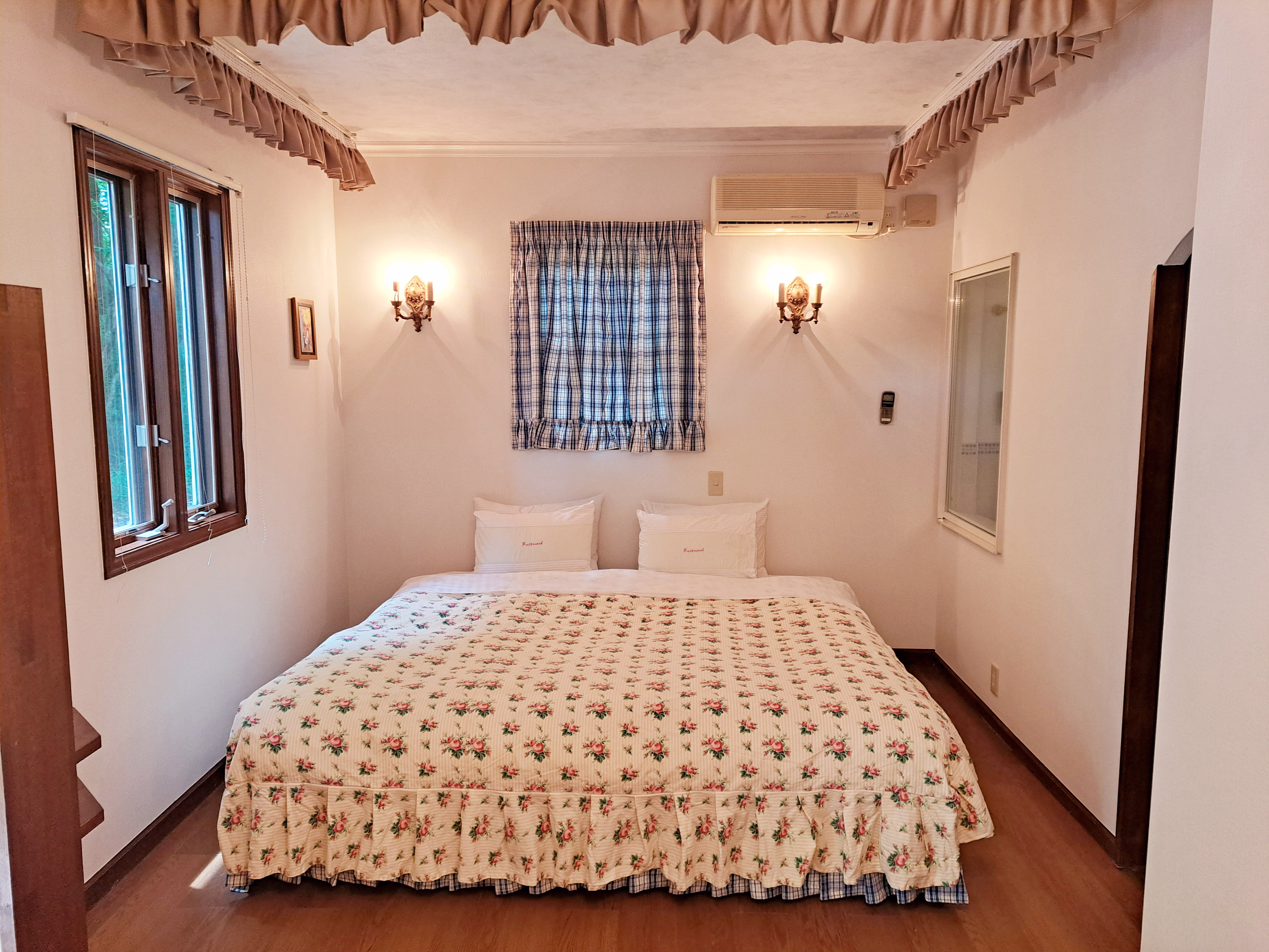 デラックスルーム（101）のWベッド（ツインに変更可）