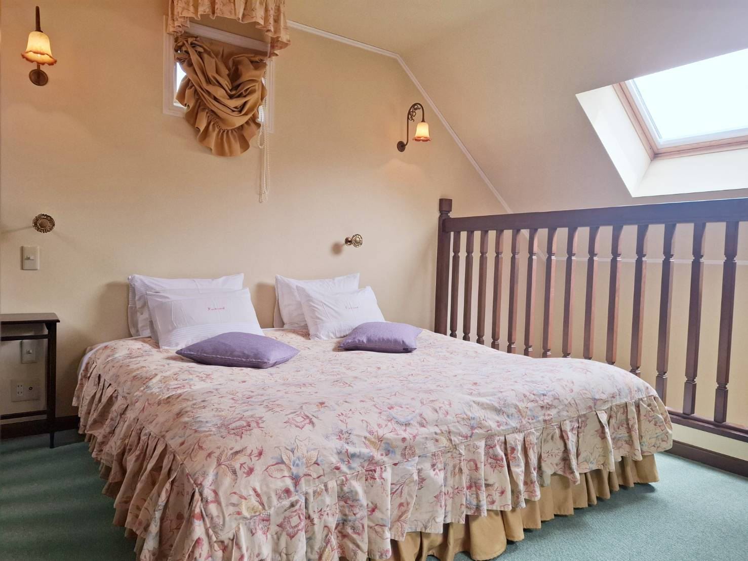 メゾネットルーム（107）のWベッド（2F）