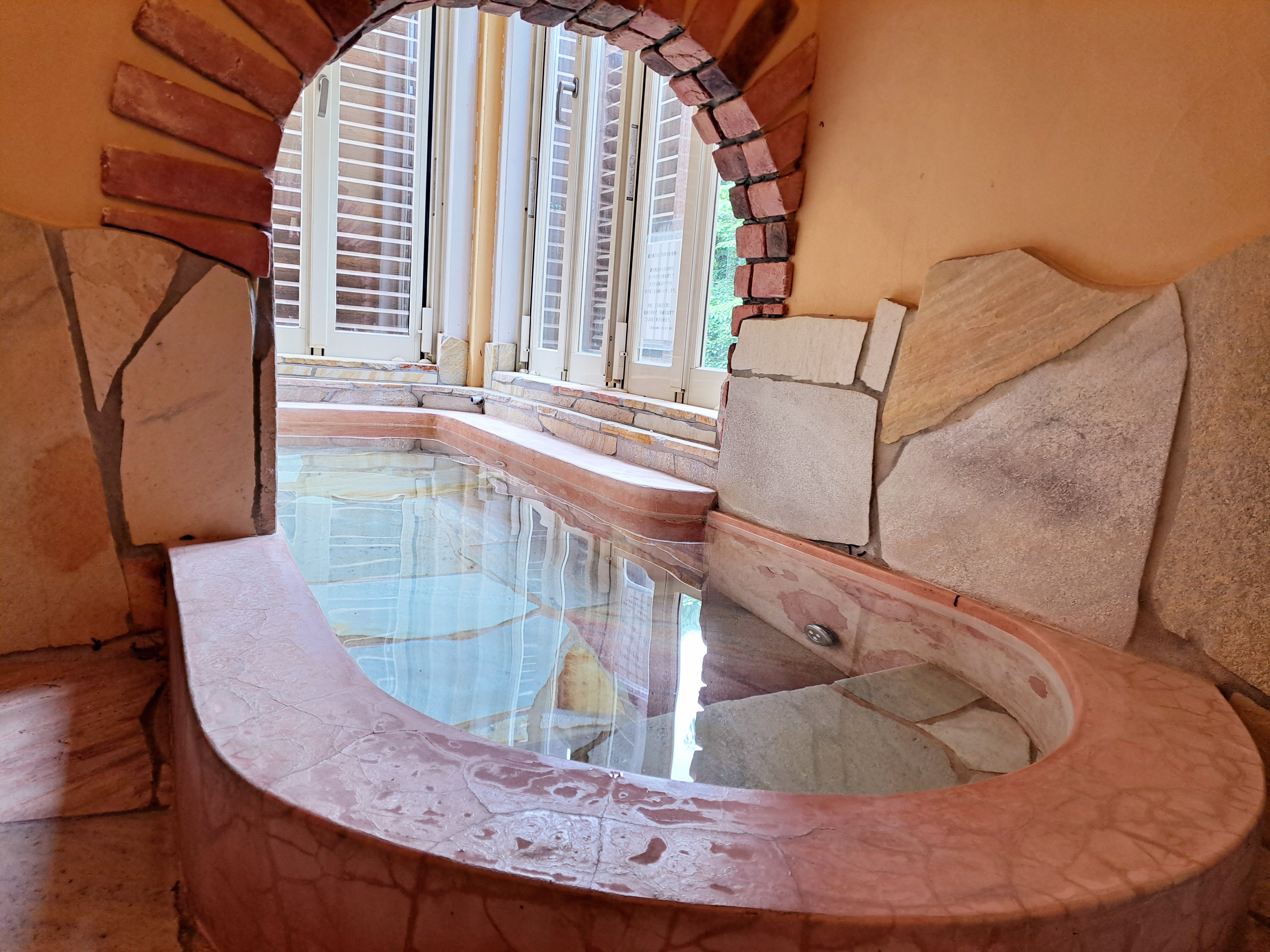 メゾネットルーム（107）の内湯続きの温泉露天風呂（１F ）