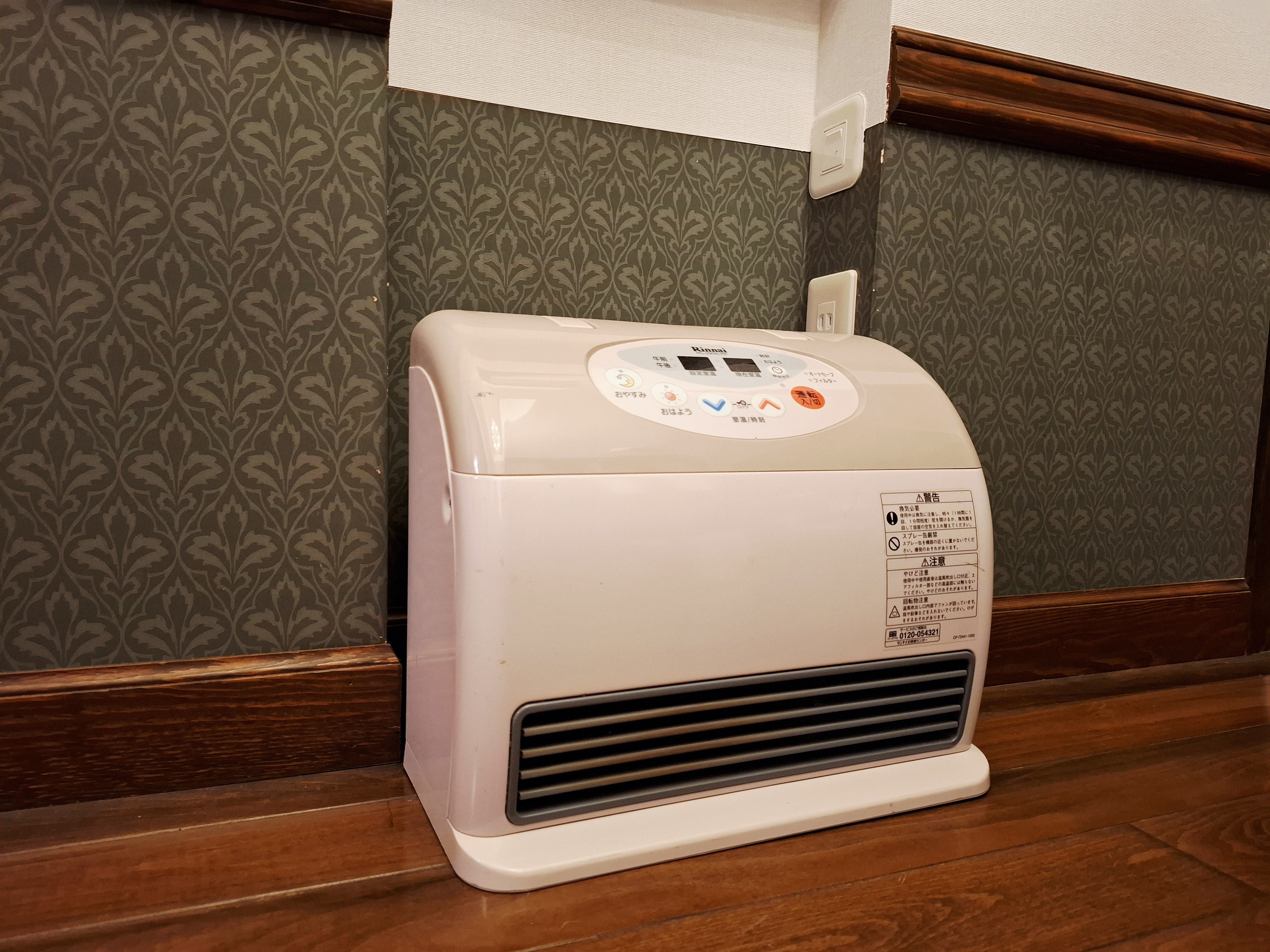 ガスファンヒーター（冬季）