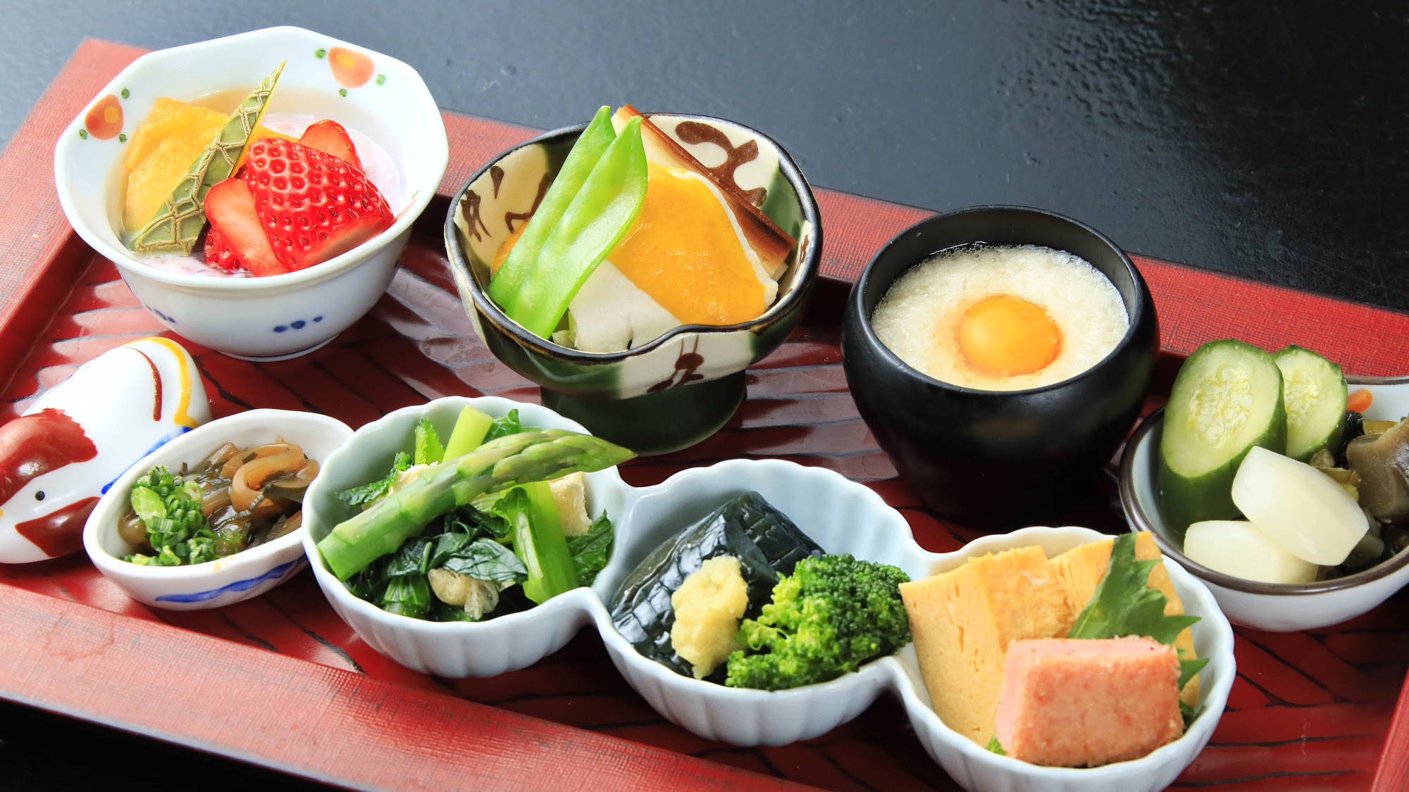 【和朝食】数々のご飯のお供とご一緒に　※一例