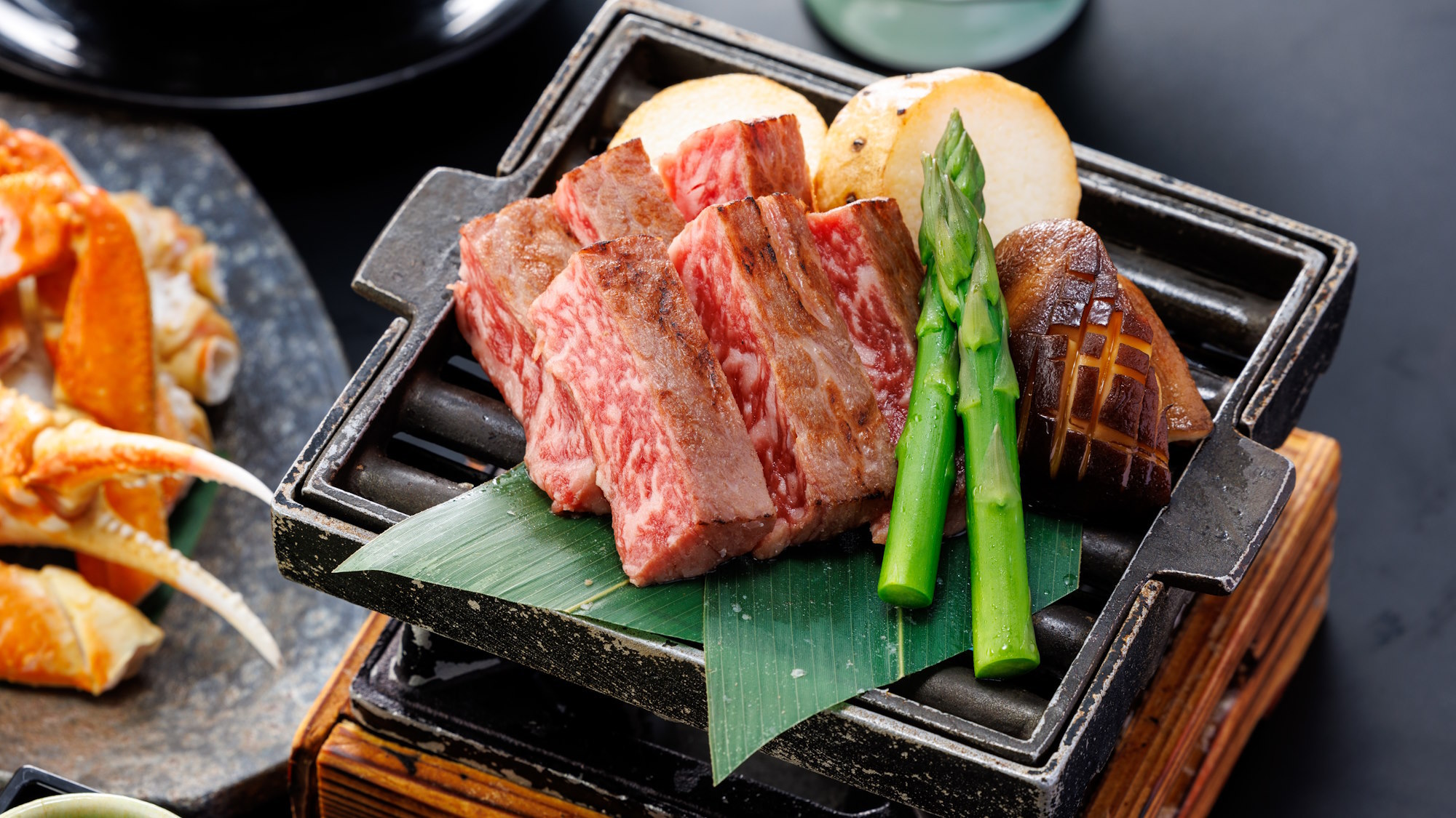 【ご夕食】牛蟹会席（一例）