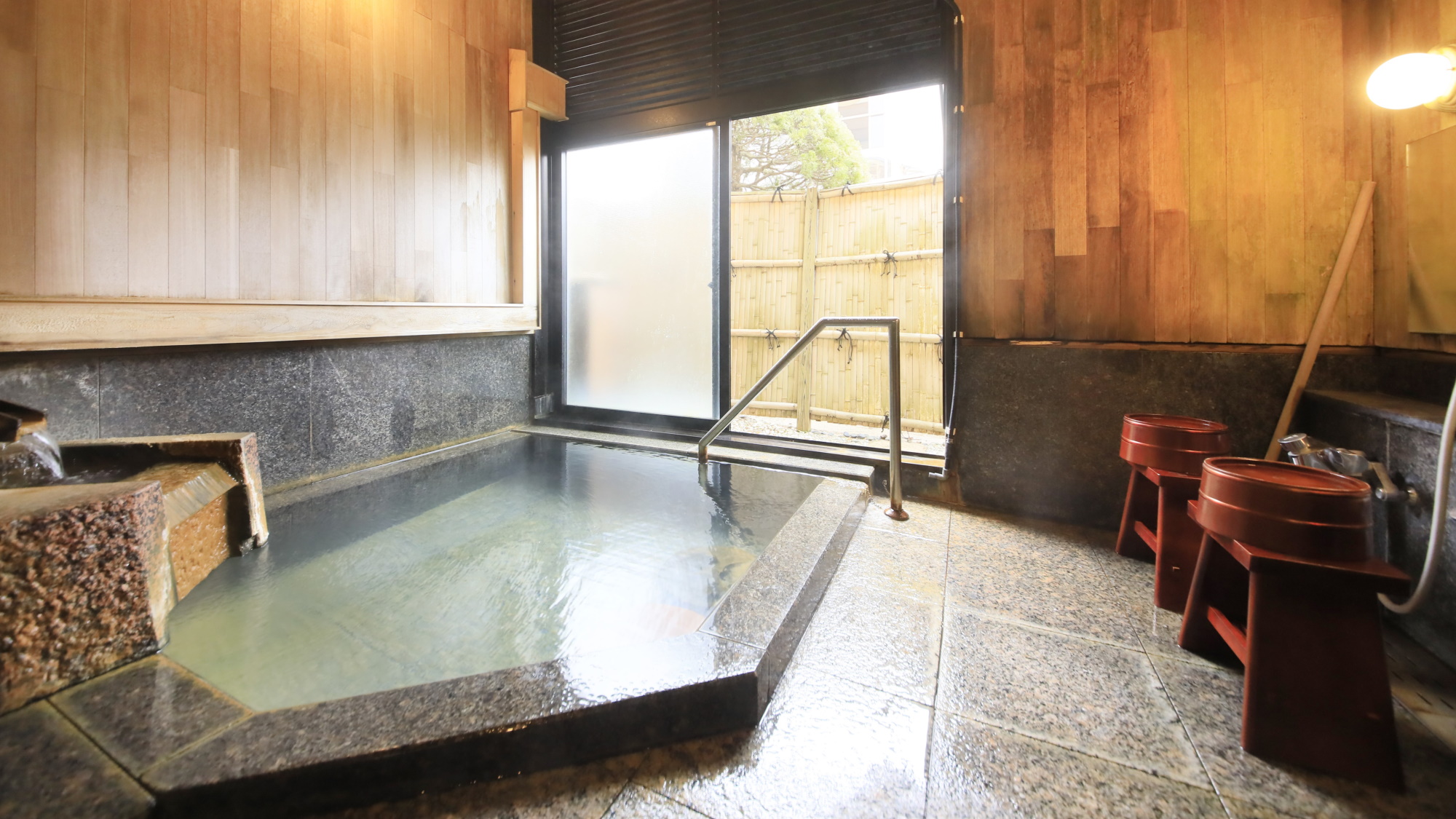 【家族浴室】グループでご利用できる貸切風呂もございます