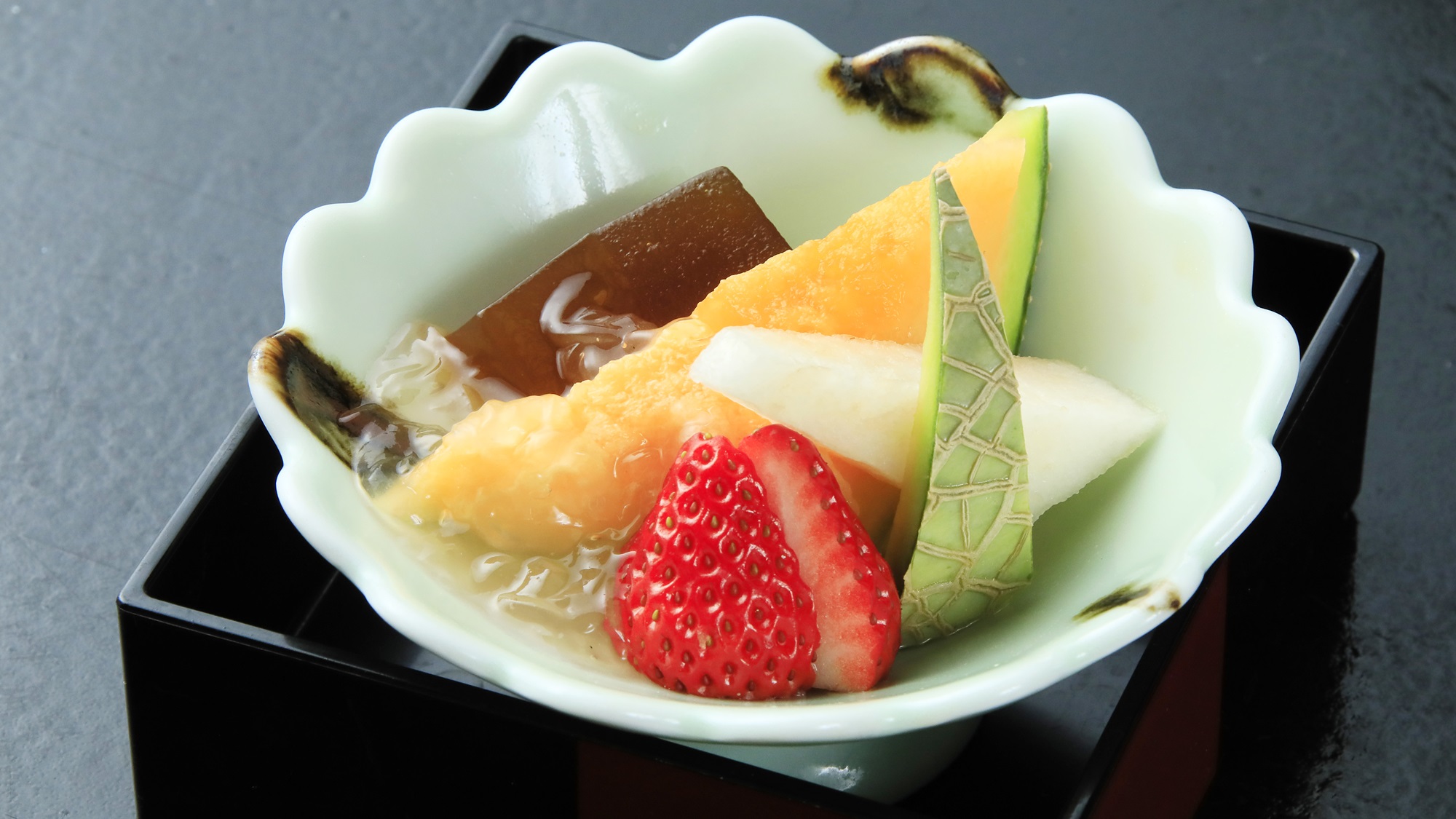 【夕食】季節のフルーツ盛り合わせ　※一例