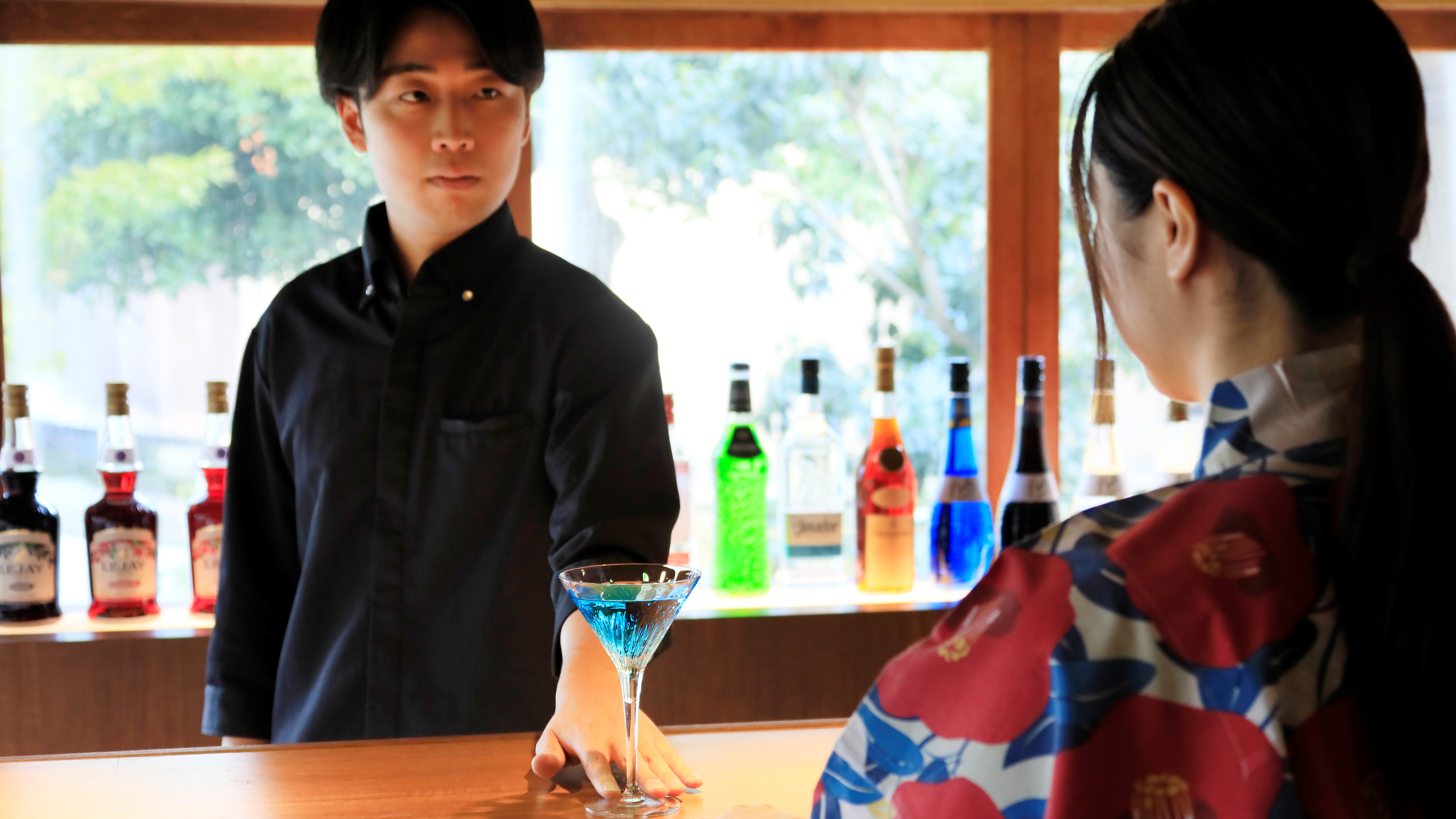 【バーラウンジ】朝にはほうじ茶のご用意がございます