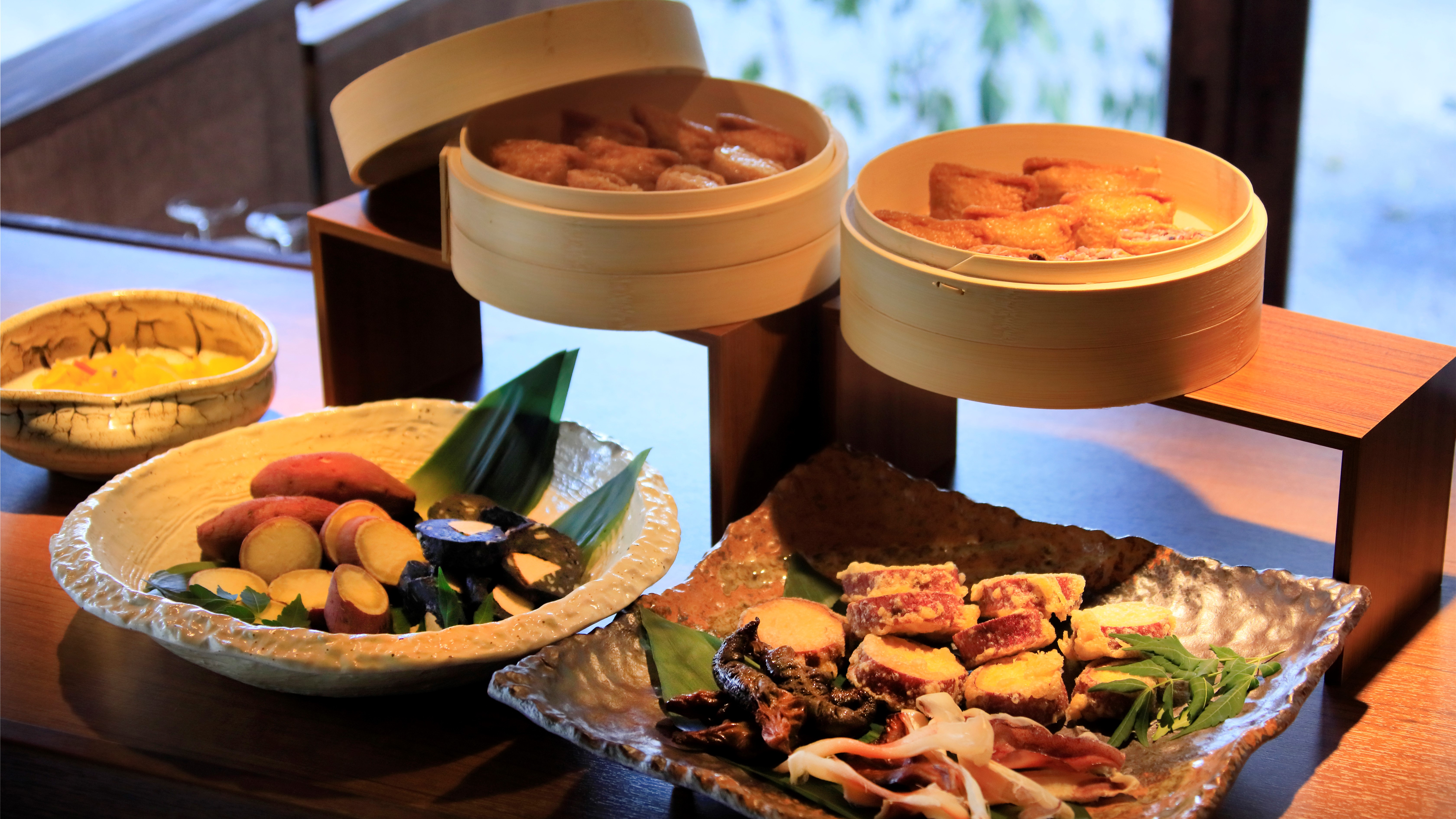 【バーラウンジ】地産地消にこだわってご提供しております