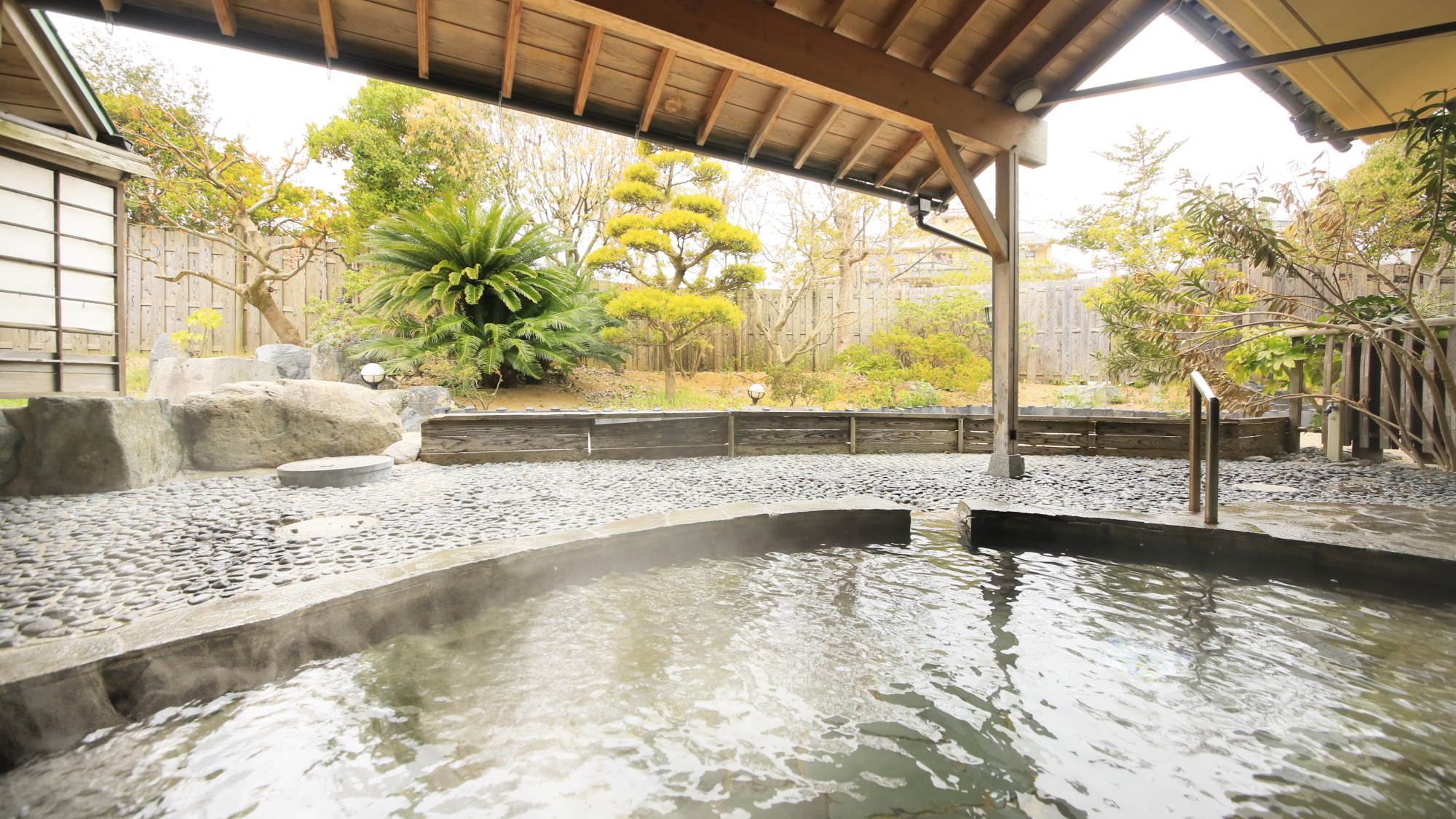 【男性大浴場】明るい時間の温泉もお愉しみください